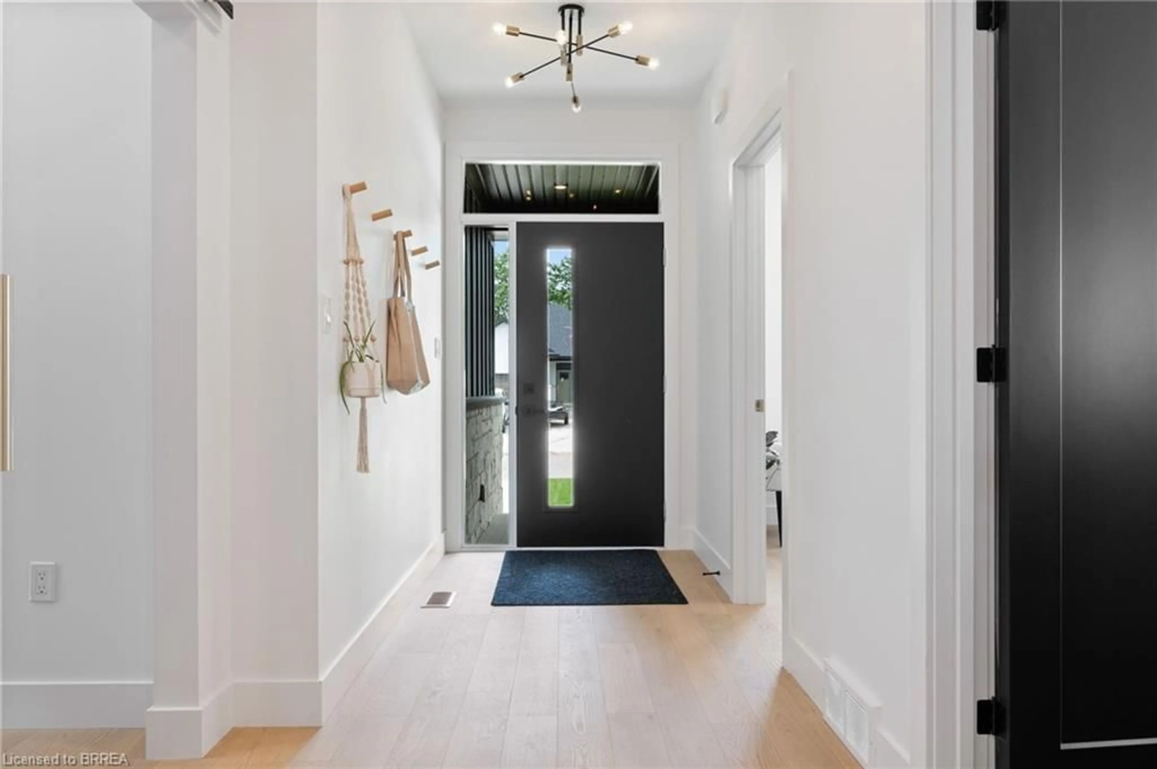 Indoor entryway for 6 Macneil Crt, Port Burwell Ontario N0J 1T0