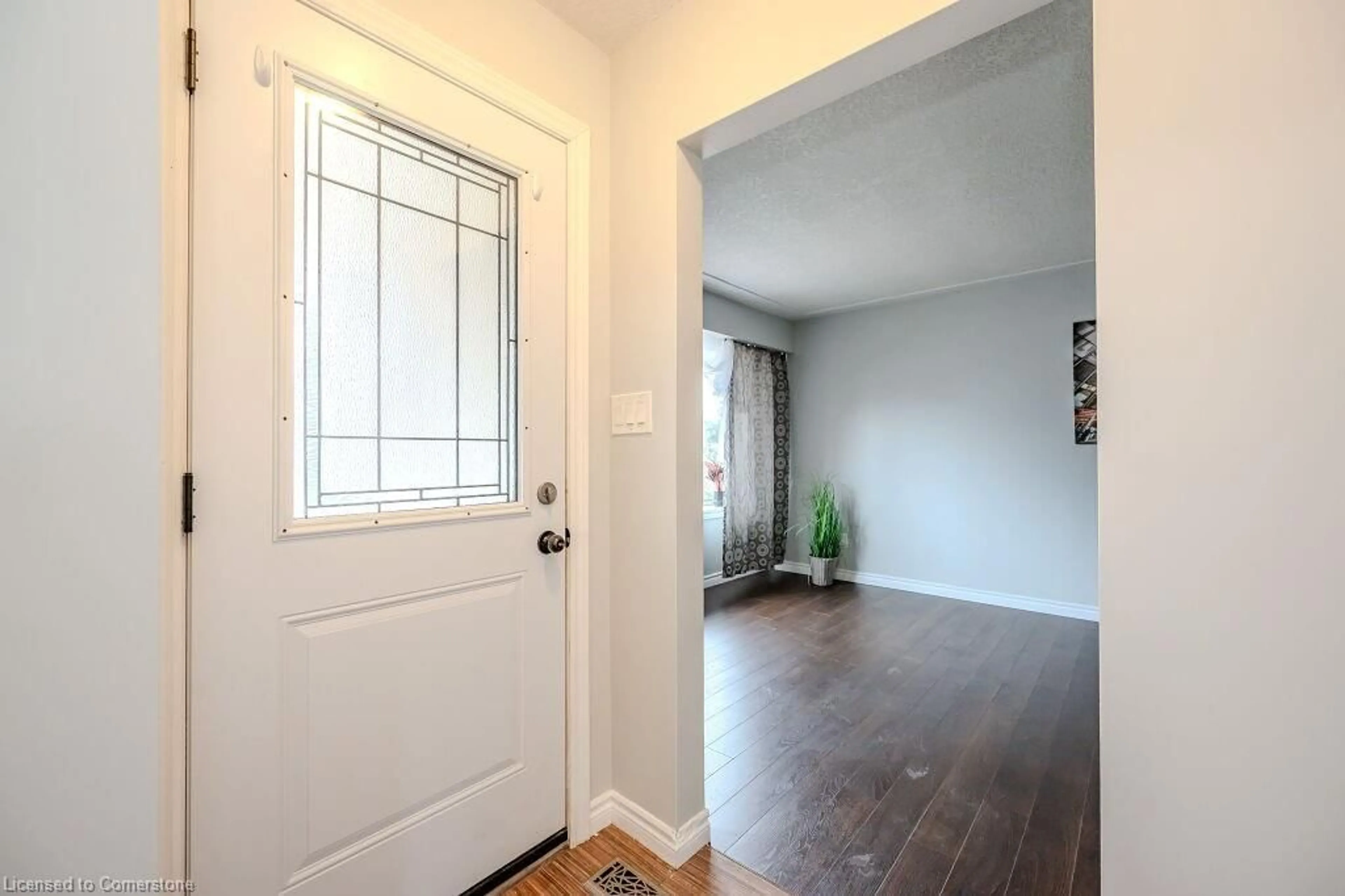 Indoor entryway for 293 Kinzie Ave, Kitchener Ontario N2A 2K5