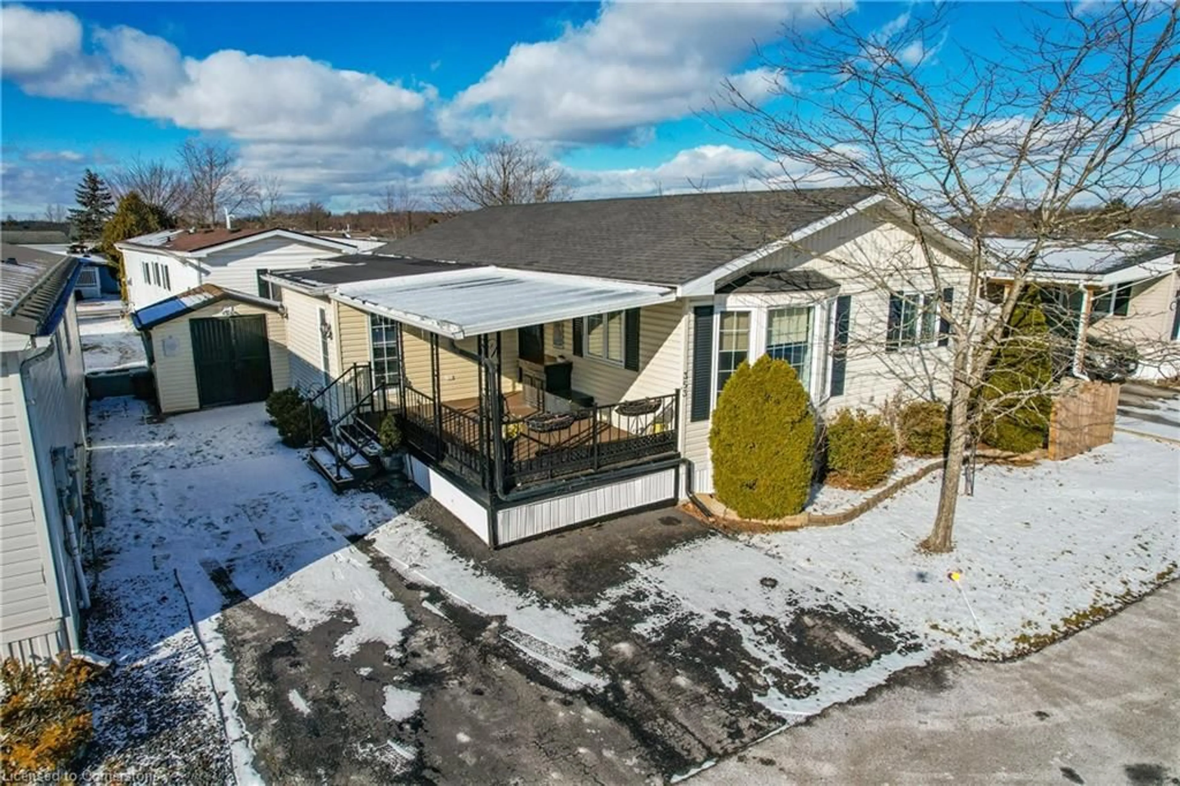 A pic from outside/outdoor area/front of a property/back of a property/a pic from drone, street for 3033 Townline Rd #353, Stevensville Ontario L0S 1S1