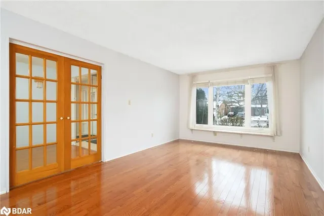 Additional property image - 15 Oakington Pl