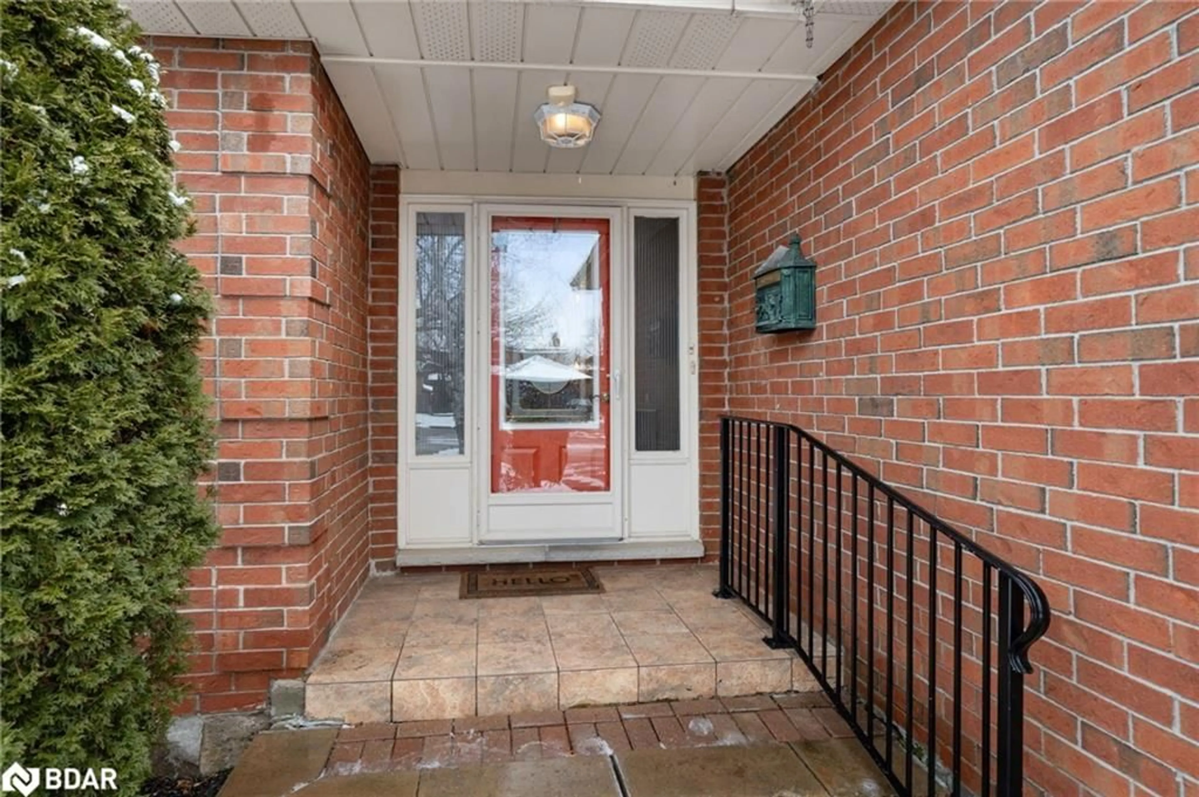 Indoor entryway for 15 Oakington Pl, Mississauga Ontario L3N 3V9