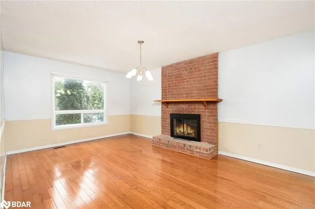 Additional property image - 15 Oakington Pl