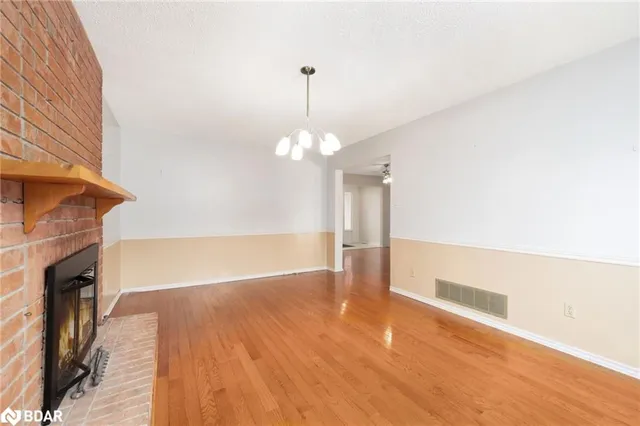 Additional property image - 15 Oakington Pl