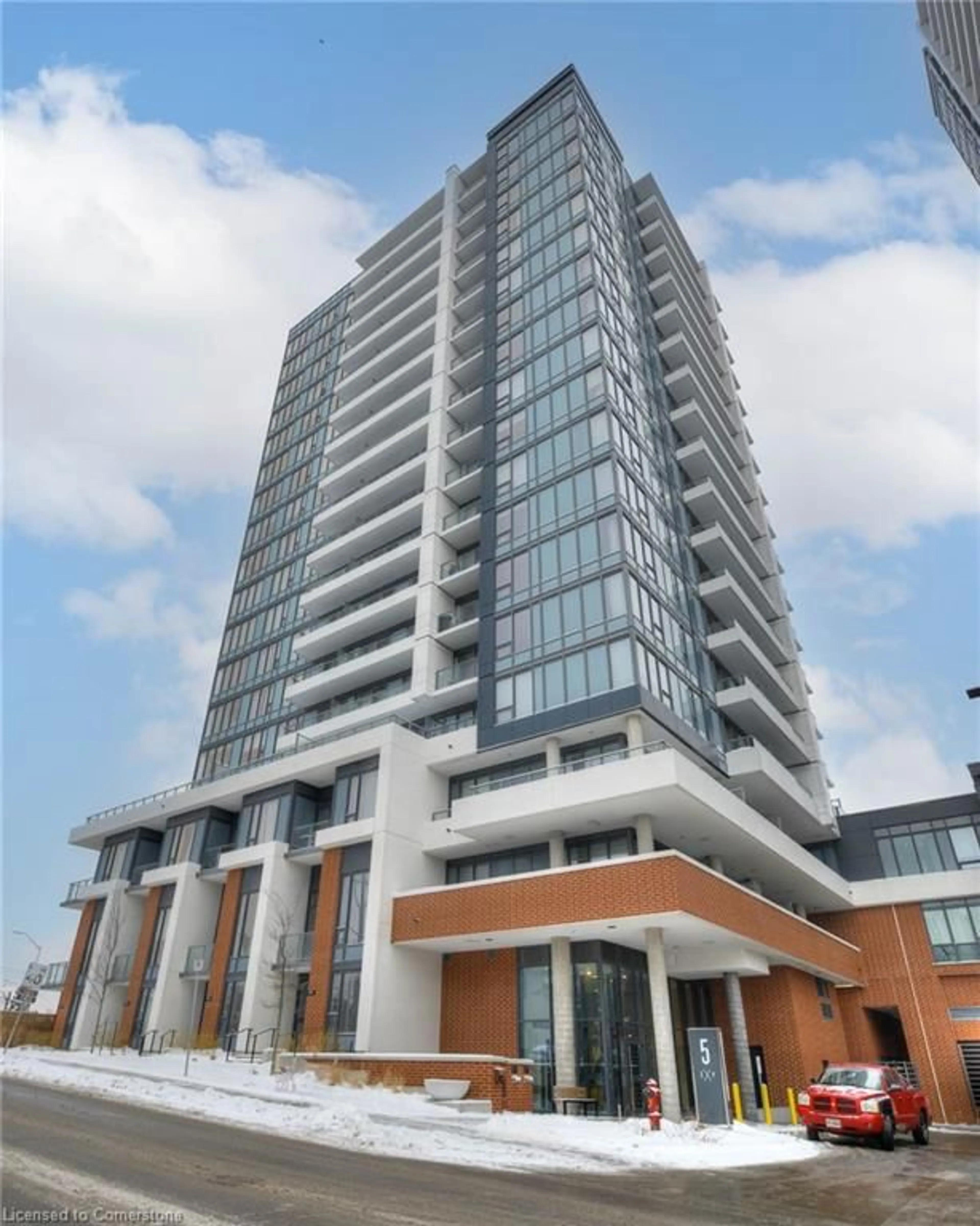 Indoor foyer for 5 Wellington St #306, Kitchener Ontario N2G 1C7