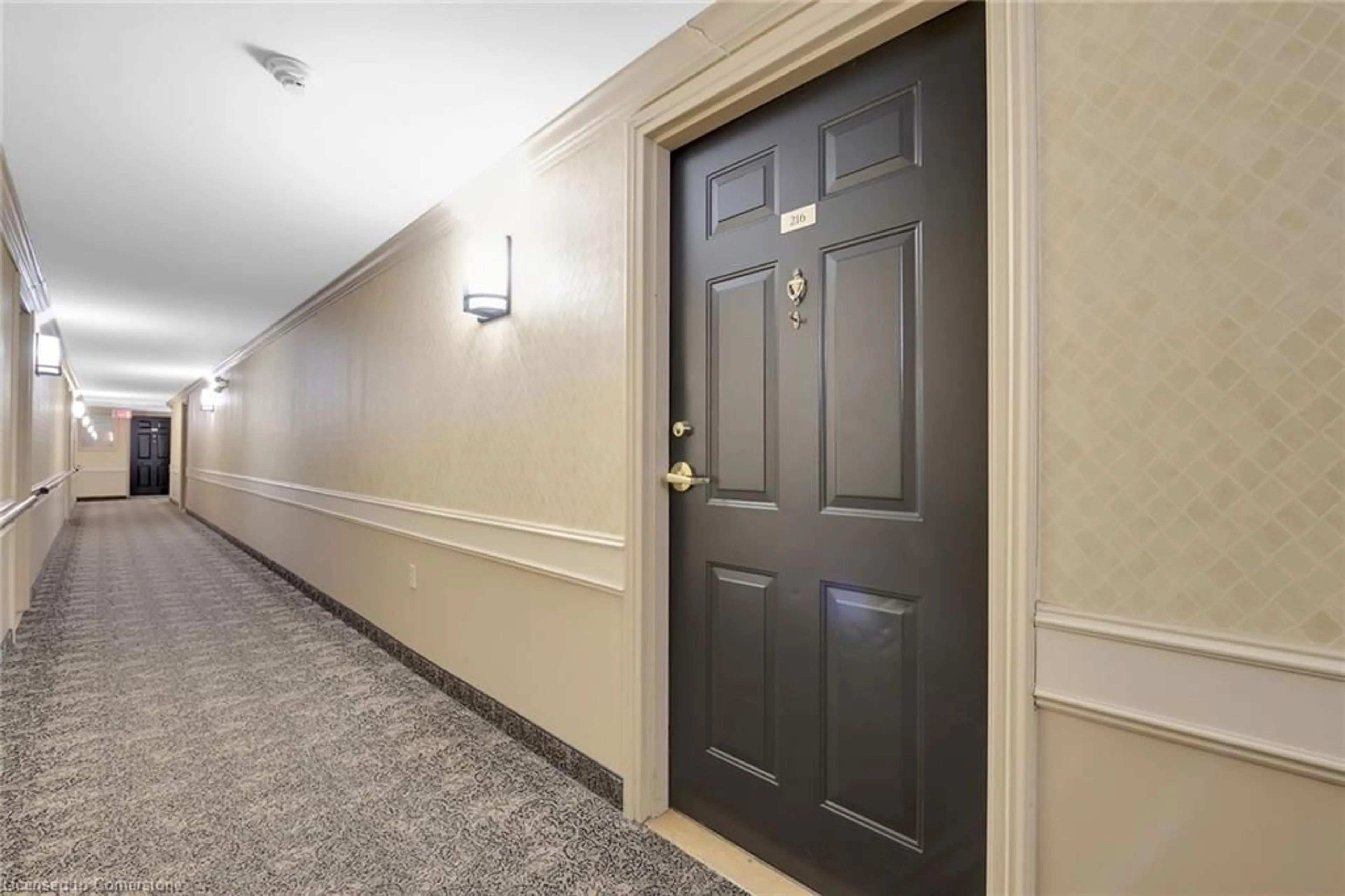 Indoor foyer for 3420 Frederick Avenue Ave #216, Vineland Ontario L0R 2C0