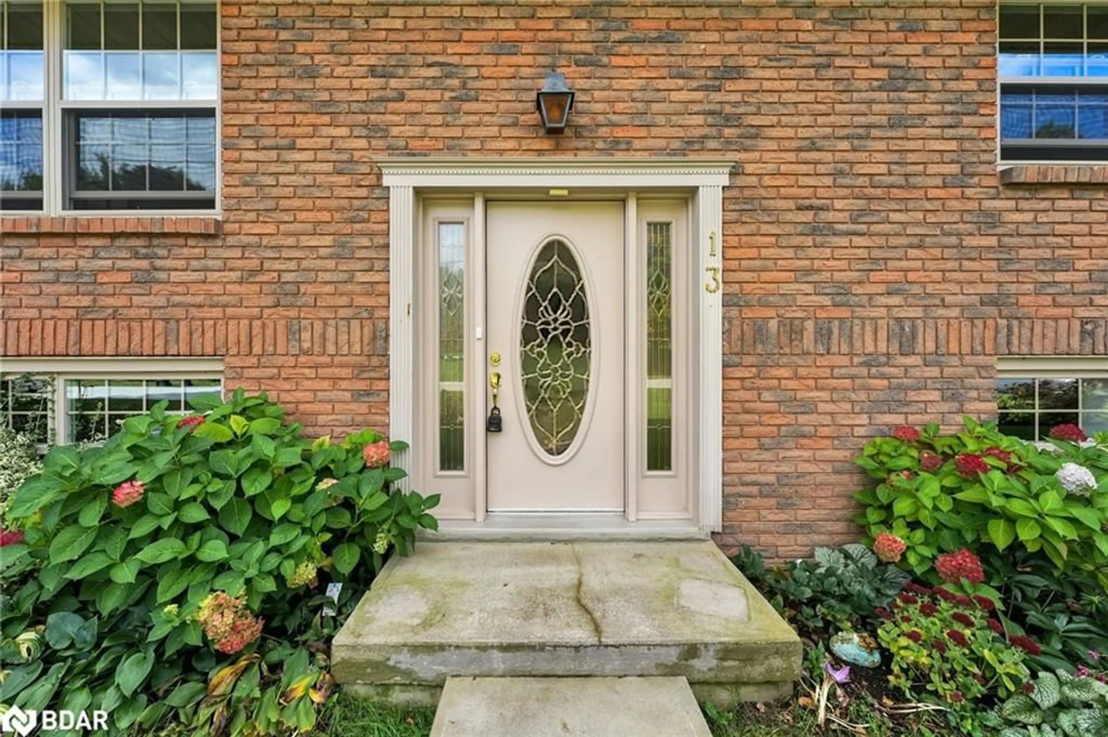 Indoor entryway for 13 Jardine Cres, Creemore Ontario L0M 1G0