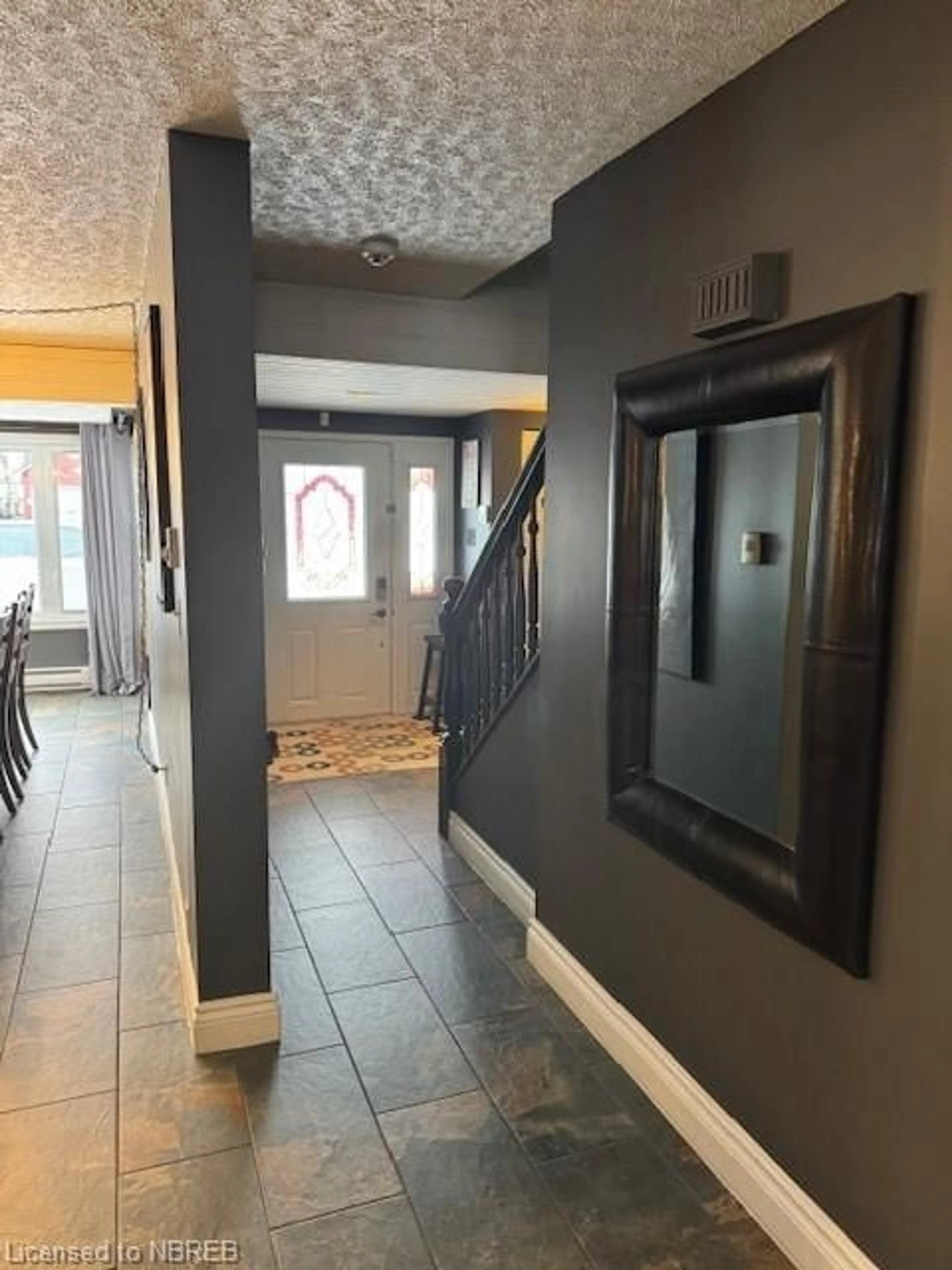 Indoor entryway for 112 Holditch St, Sturgeon Falls Ontario P2B 1S2