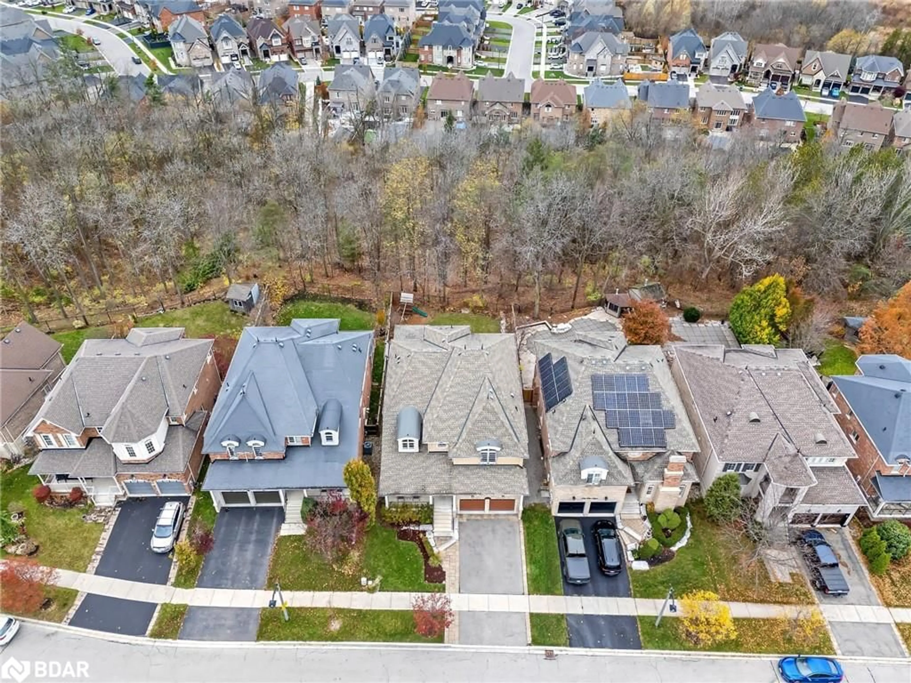 A pic from outside/outdoor area/front of a property/back of a property/a pic from drone, street for 298 Eaton St, Georgetown Ontario L7G 6N7