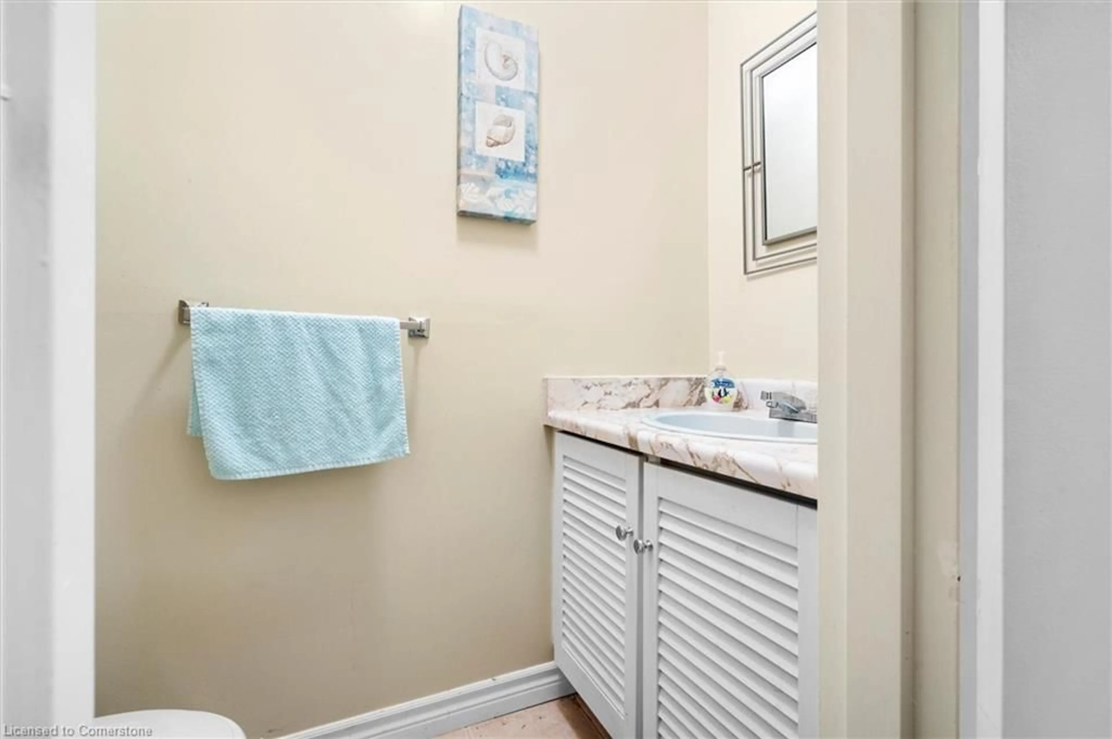 Standard bathroom, ceramic/tile floor for 11 Harrisford St #52, Hamilton Ontario L8K 6L7