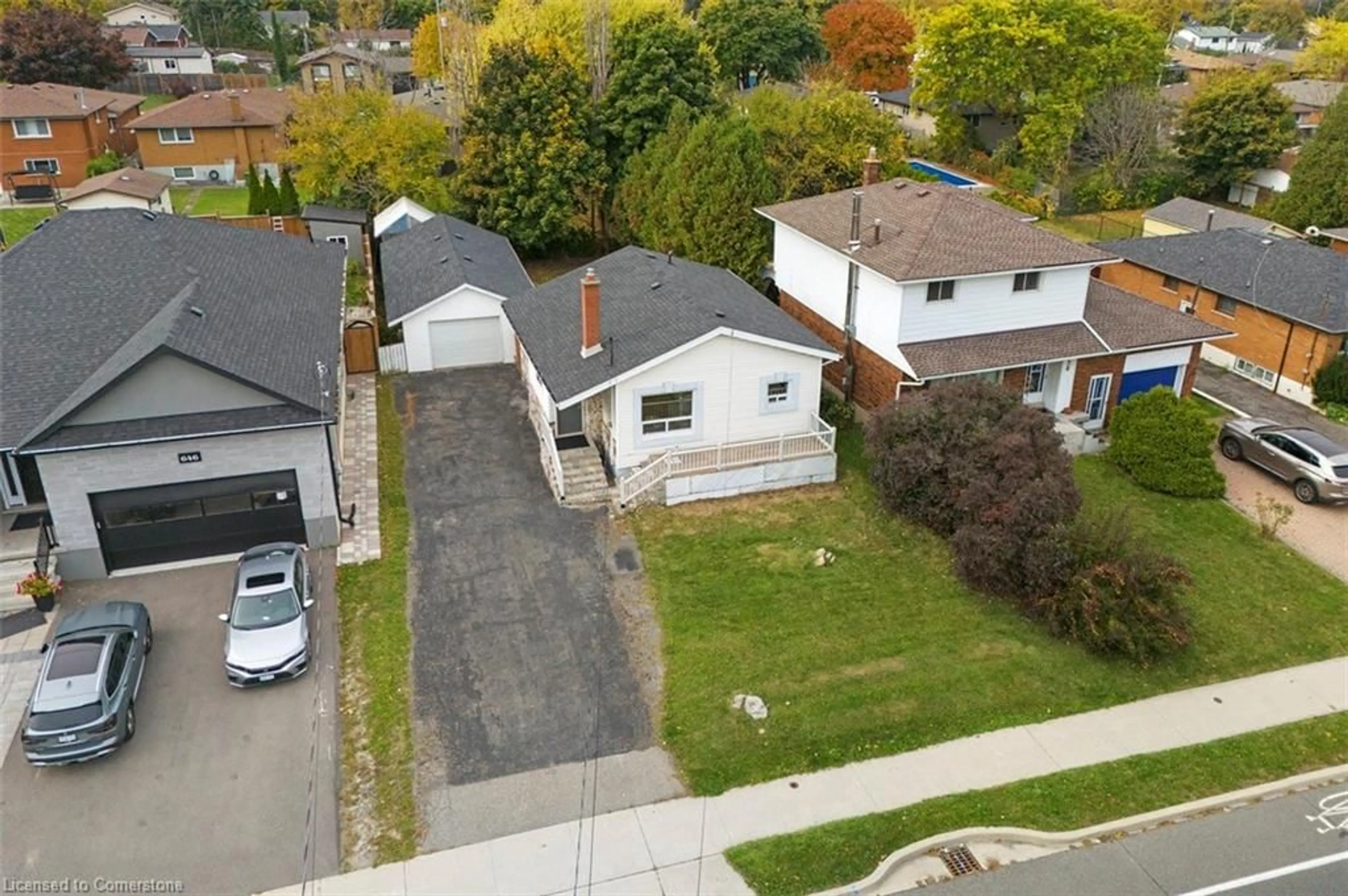 A pic from outside/outdoor area/front of a property/back of a property/a pic from drone, street for 642 West 5th St, Hamilton Ontario L9C 3R2