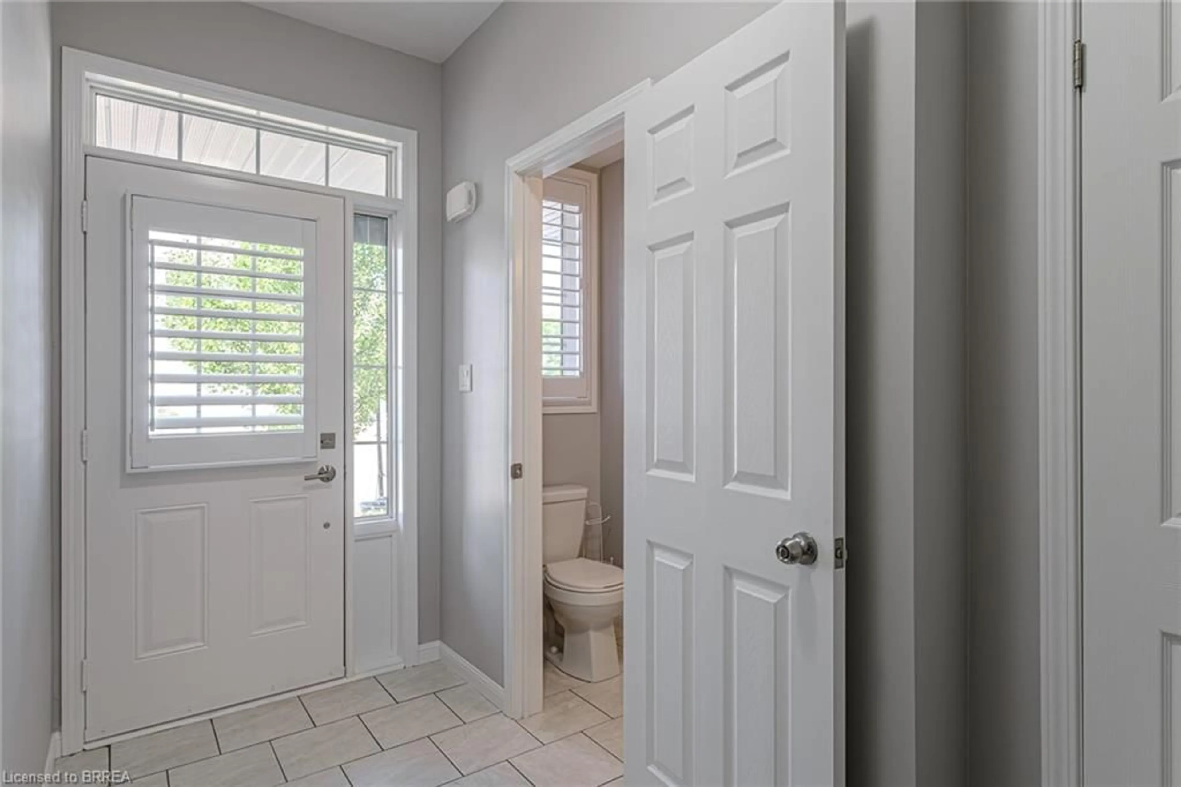 Indoor entryway for 21 Diana Ave #57, Brantford Ontario N3T 0G7