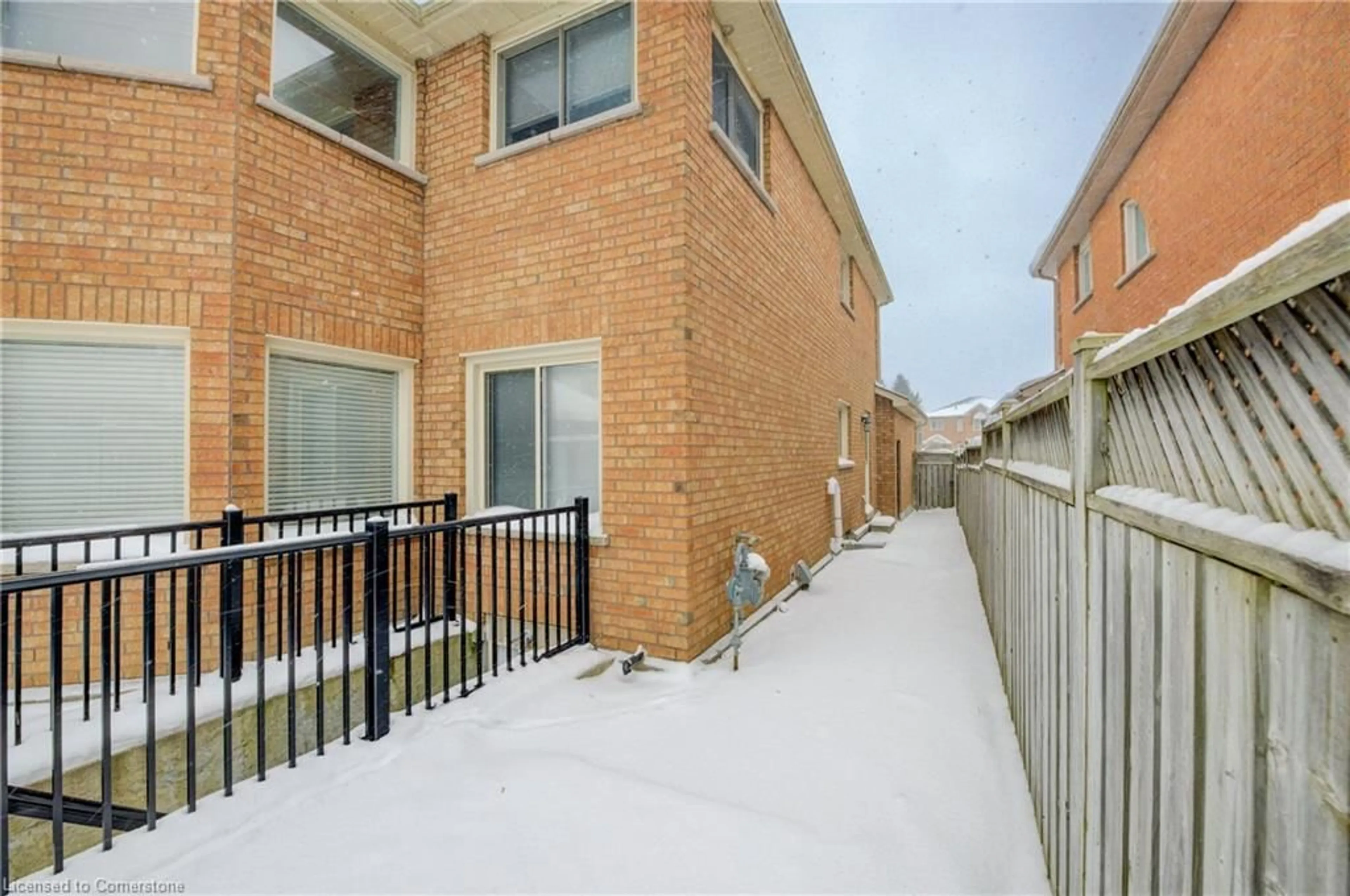 Patio, street for 366 Saginaw Pky, Cambridge Ontario N1T 1M5