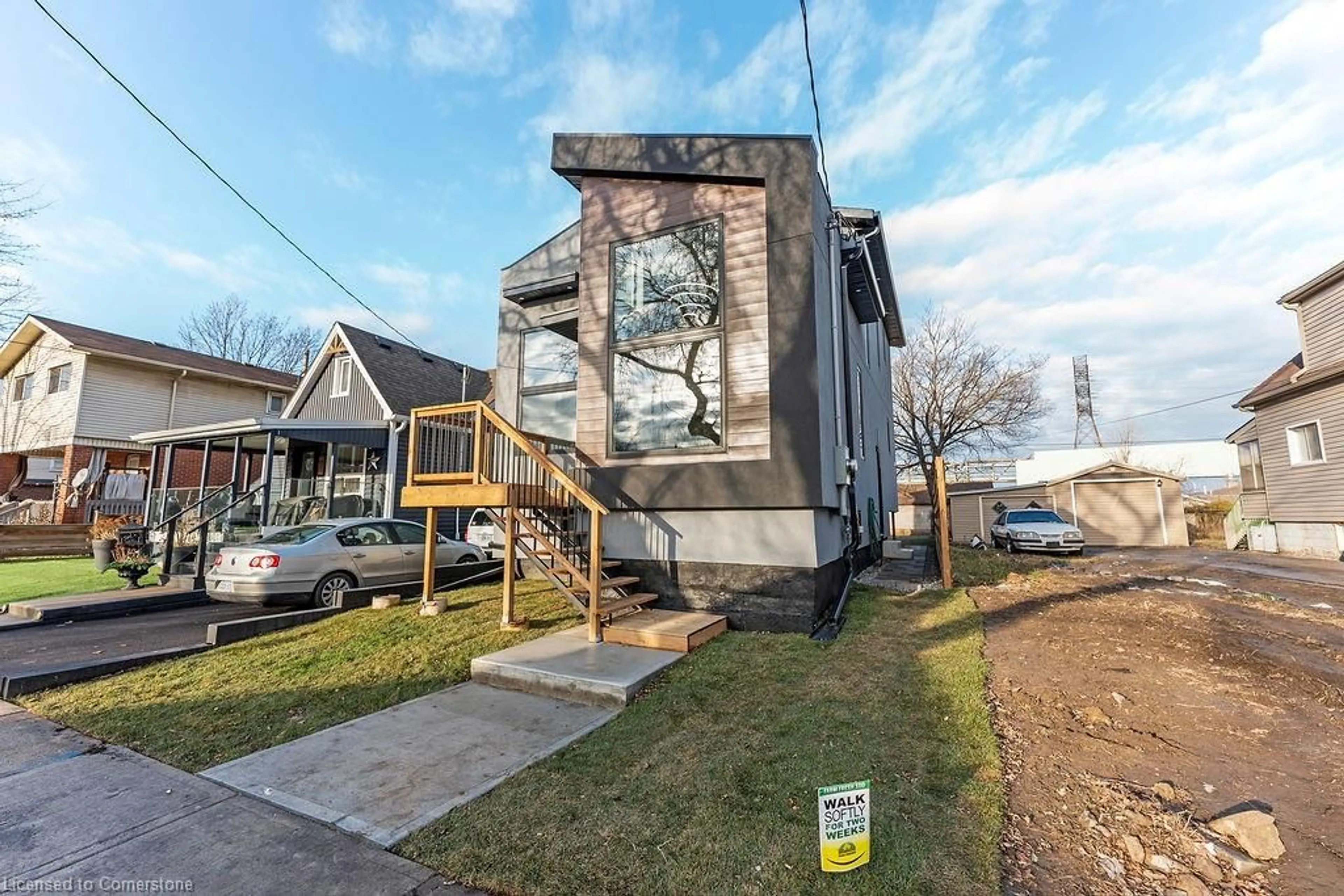 Unknown for 209 Grenfell St, Hamilton Ontario L8H 3J6