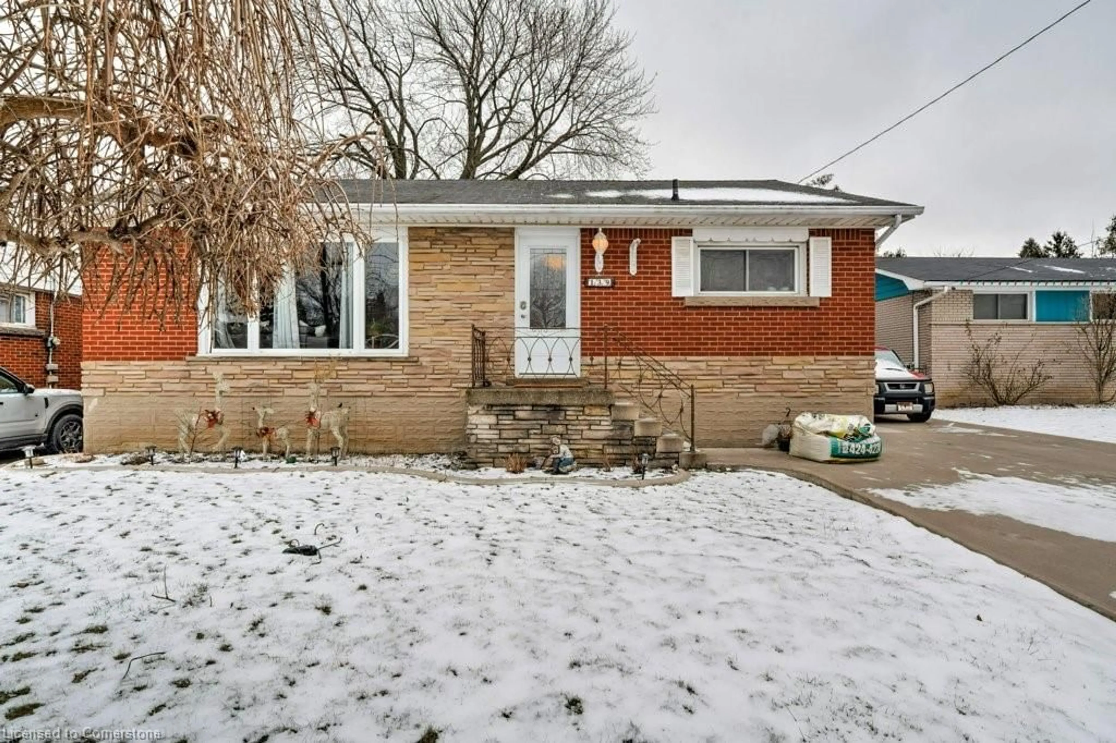 Home with brick exterior material, street for 139 West 3rd St, Hamilton Ontario L9C 3K6