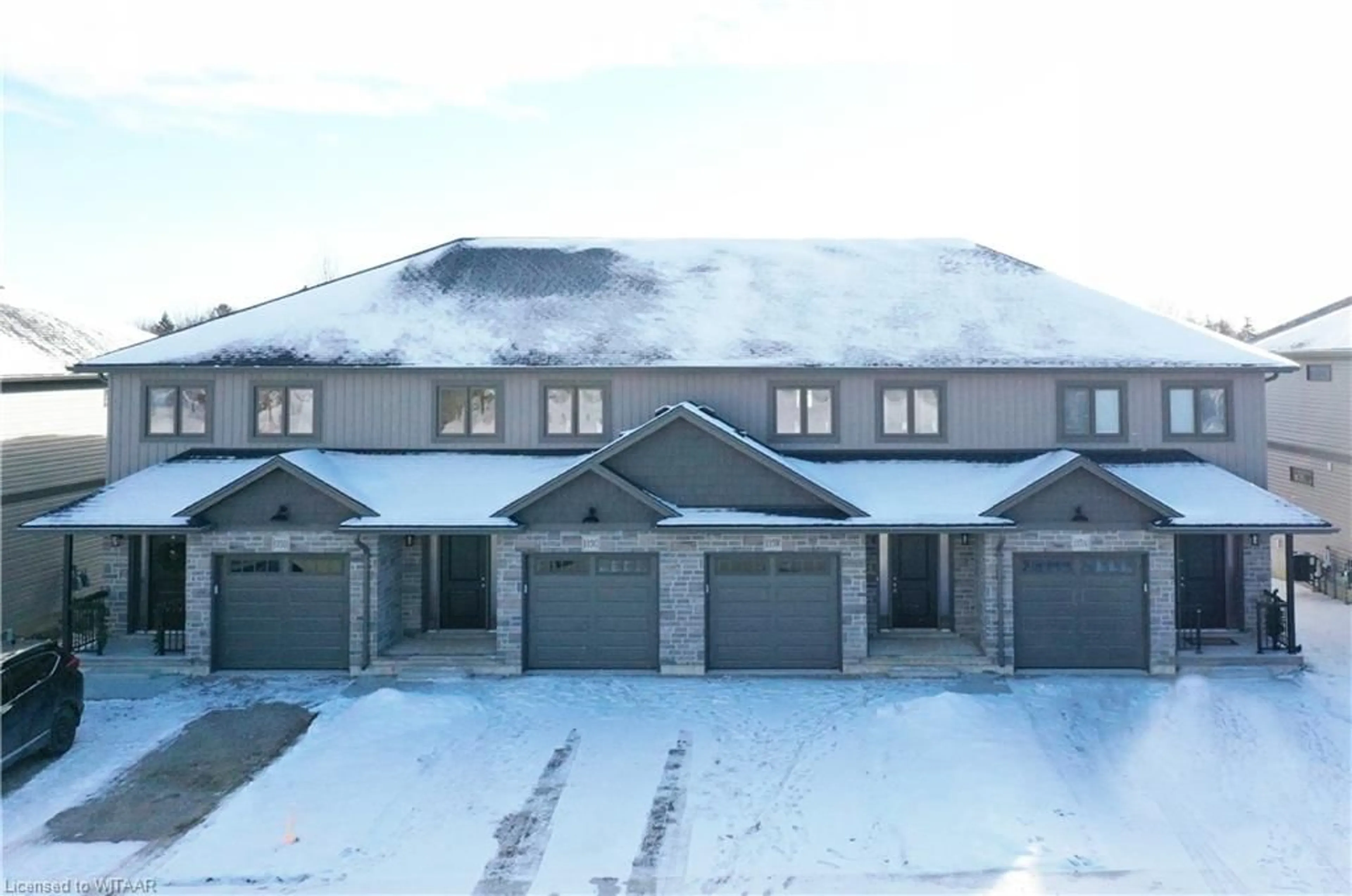 A pic from outside/outdoor area/front of a property/back of a property/a pic from drone, building for 135 Wimpole St #B, Mitchell Ontario N0K 1N0