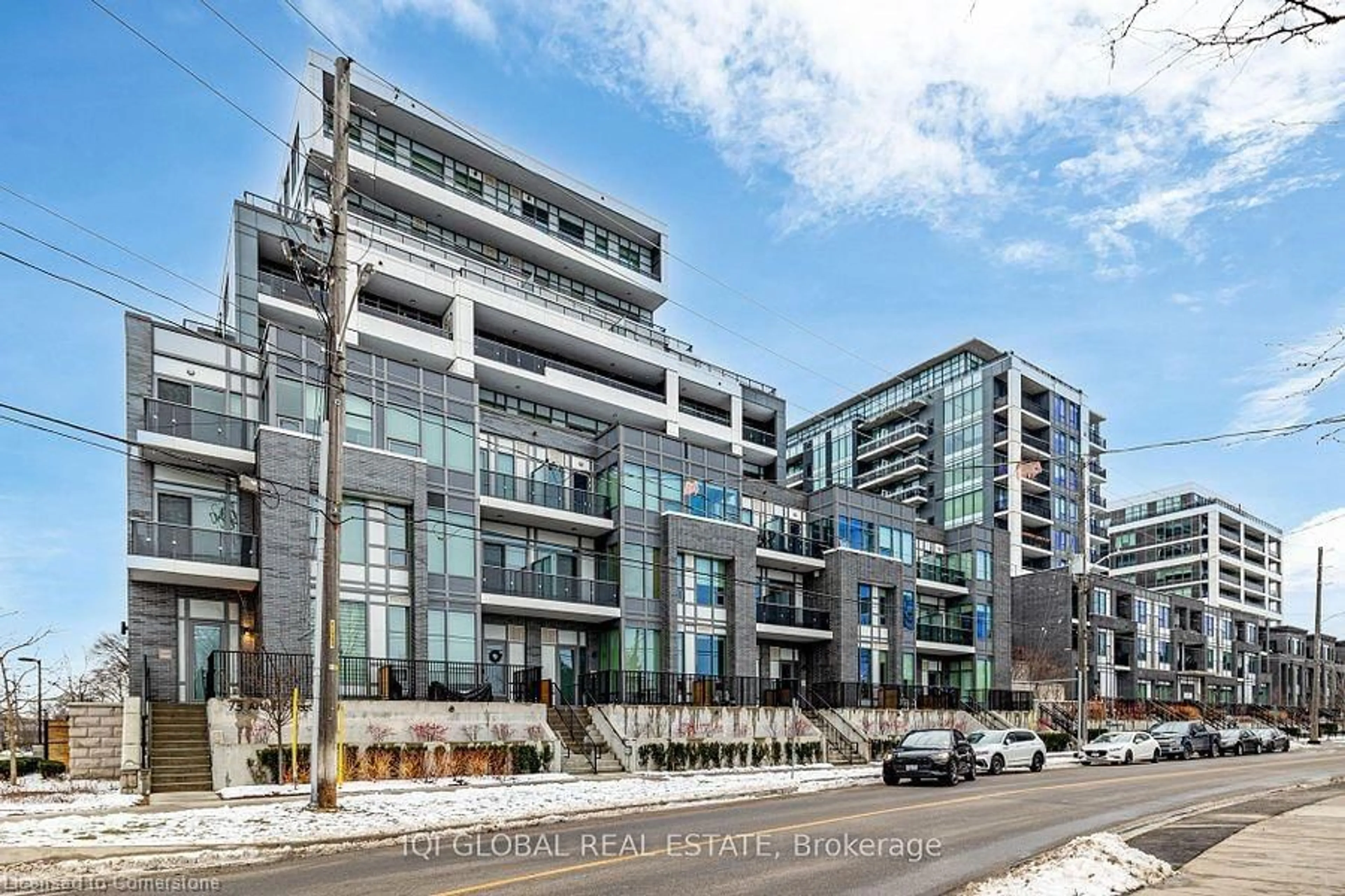 Indoor foyer for 73 Arthur Street #512, Guelph Ontario N1E 0S6