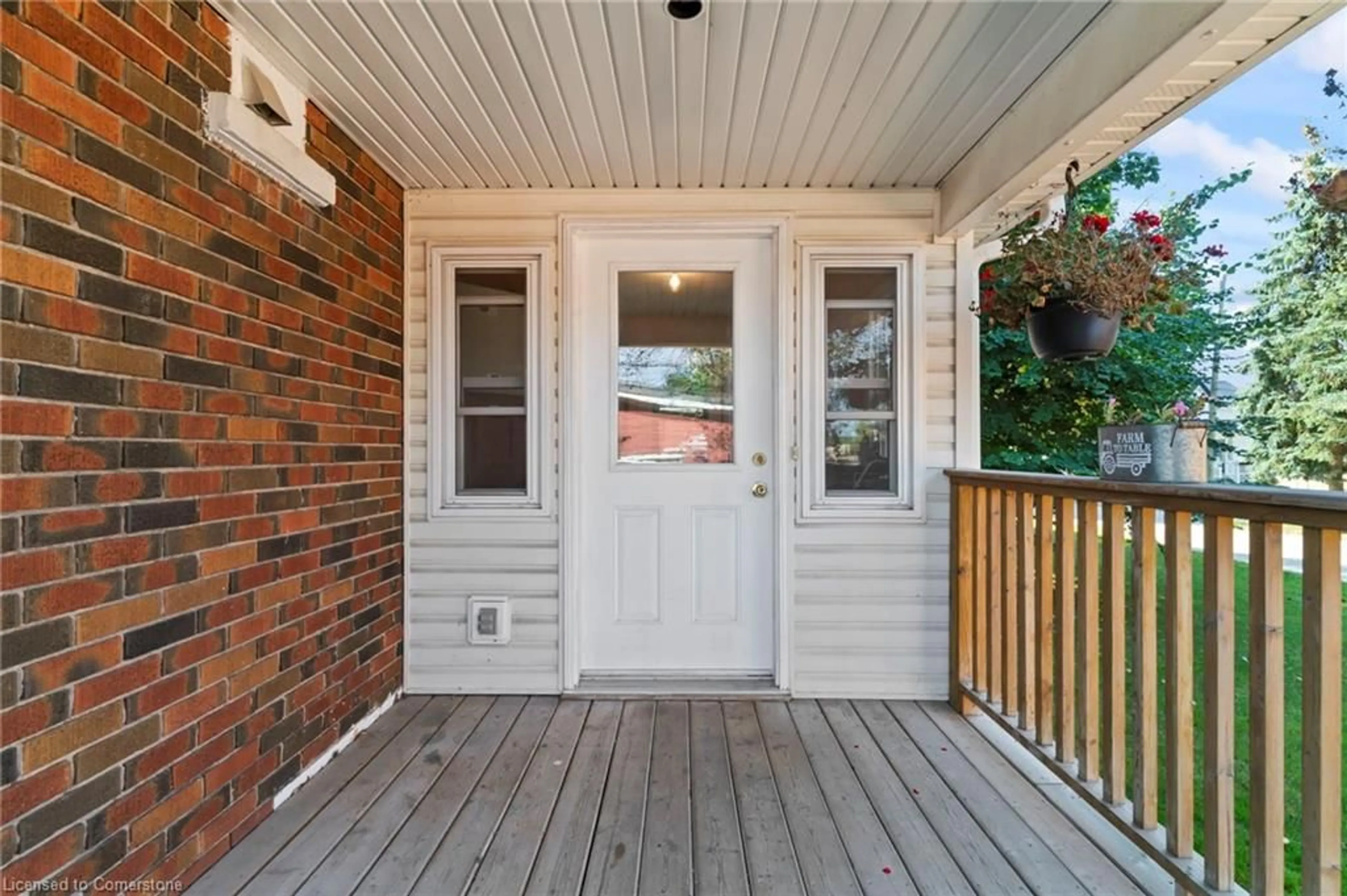 Indoor entryway for 121 Queen St, Mount Forest Ontario N0G 2L3