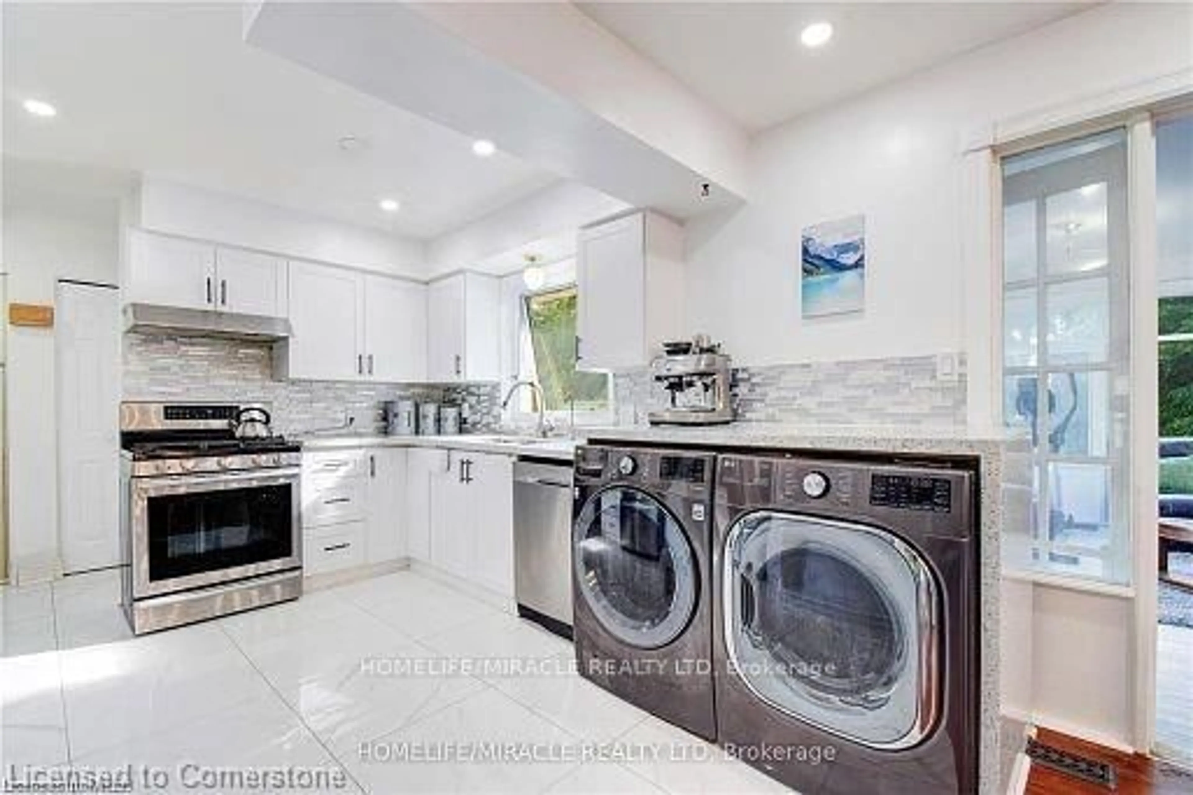 Kitchen with laundary machines, ceramic/tile floor for 515490 2nd Line Rd, Amaranth Ontario L9V 1L6