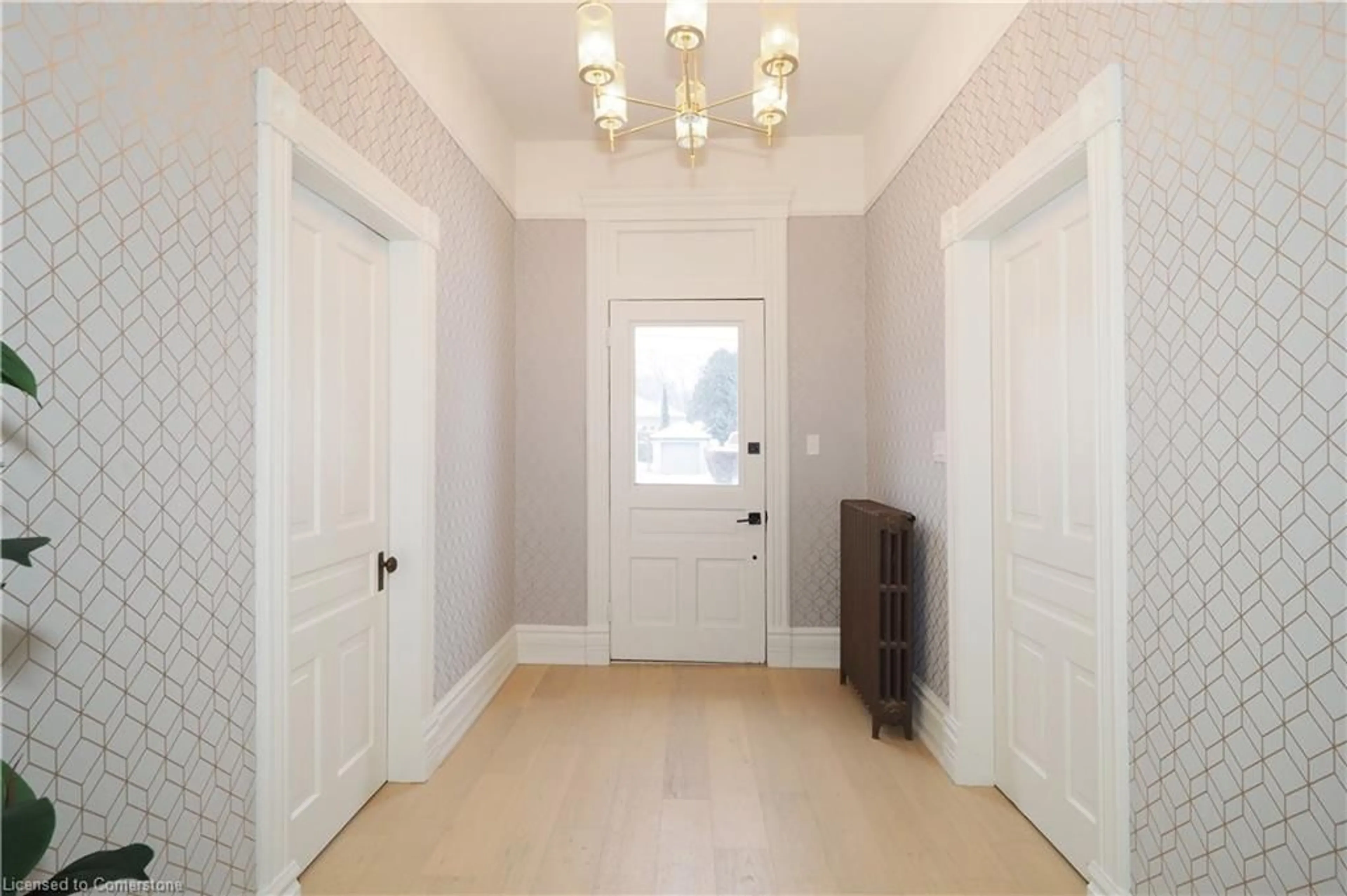 Indoor entryway for 85 Alma St, Guelph Ontario N1H 5W8