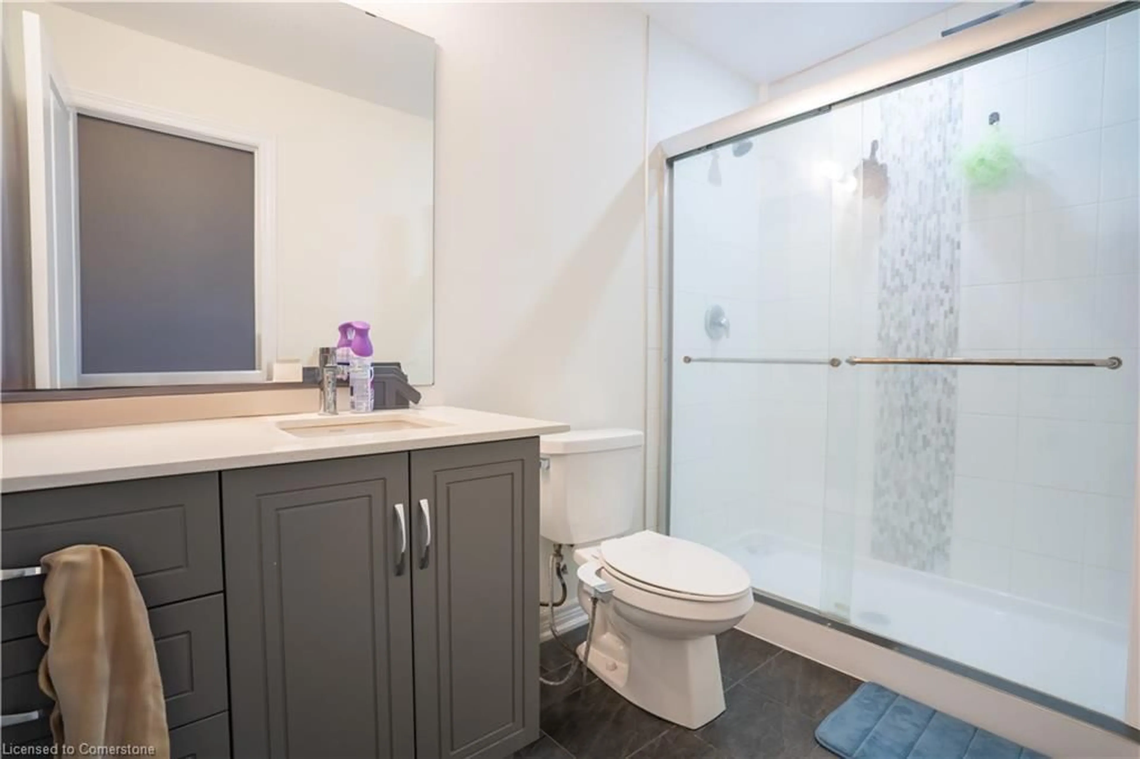 Standard bathroom, ceramic/tile floor for 100 Hollywood Crt #45, Cambridge Ontario N1R 0C5