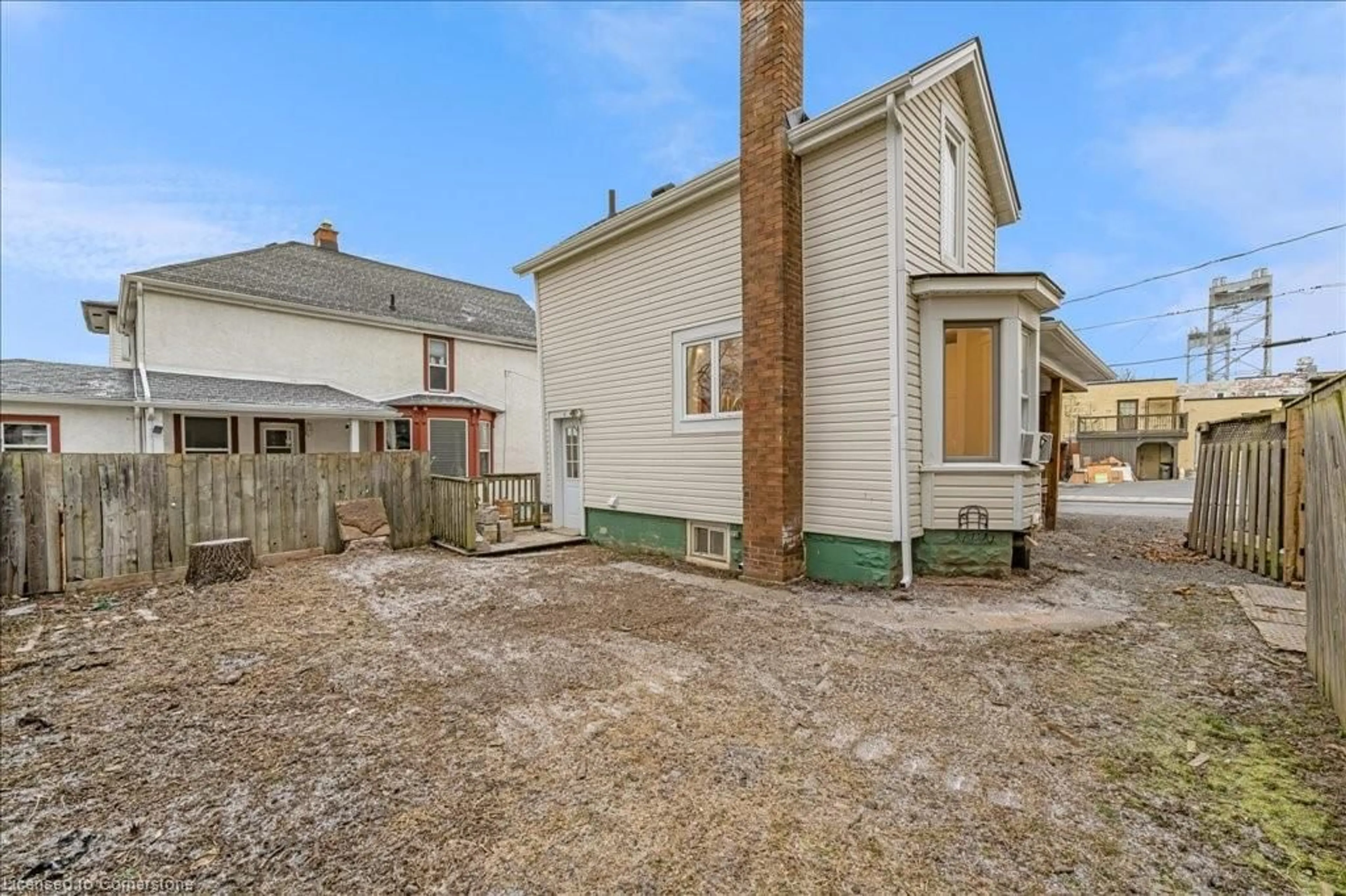 A pic from outside/outdoor area/front of a property/back of a property/a pic from drone, street for 11 Albina St, Welland Ontario L3C 1P2