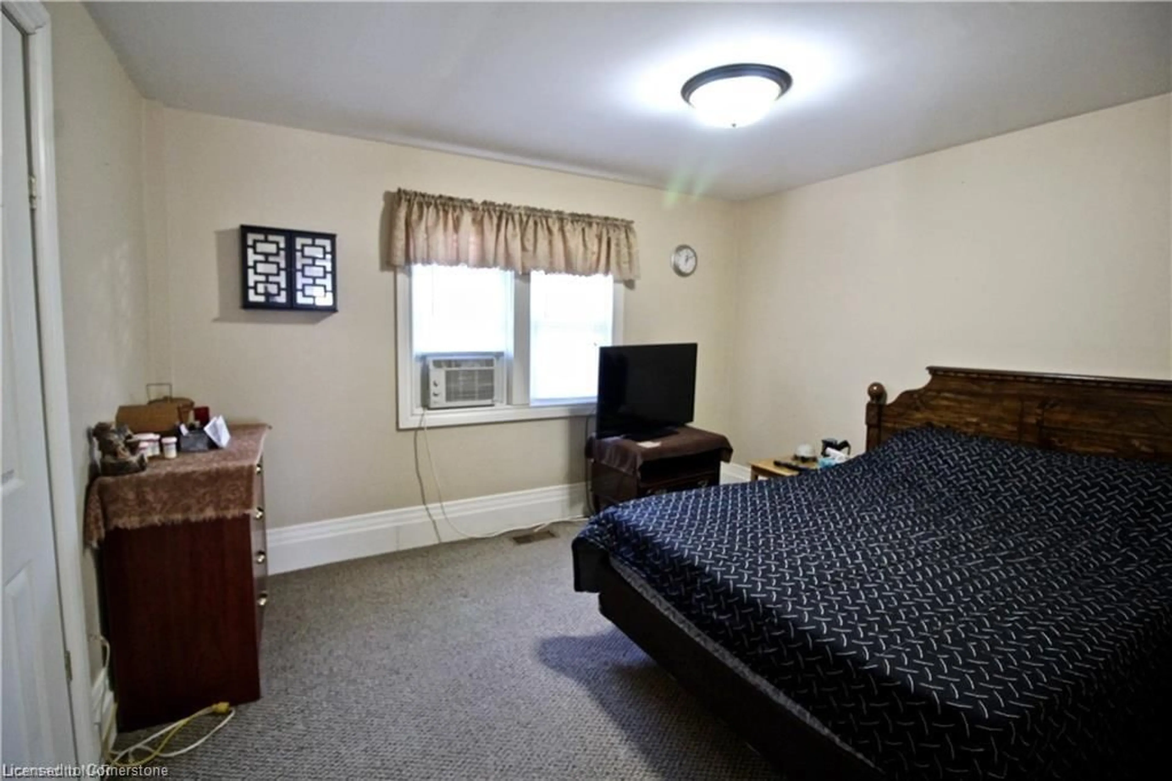 A pic of a room for 177 Erie St, Port Colborne Ontario L3K 4M5