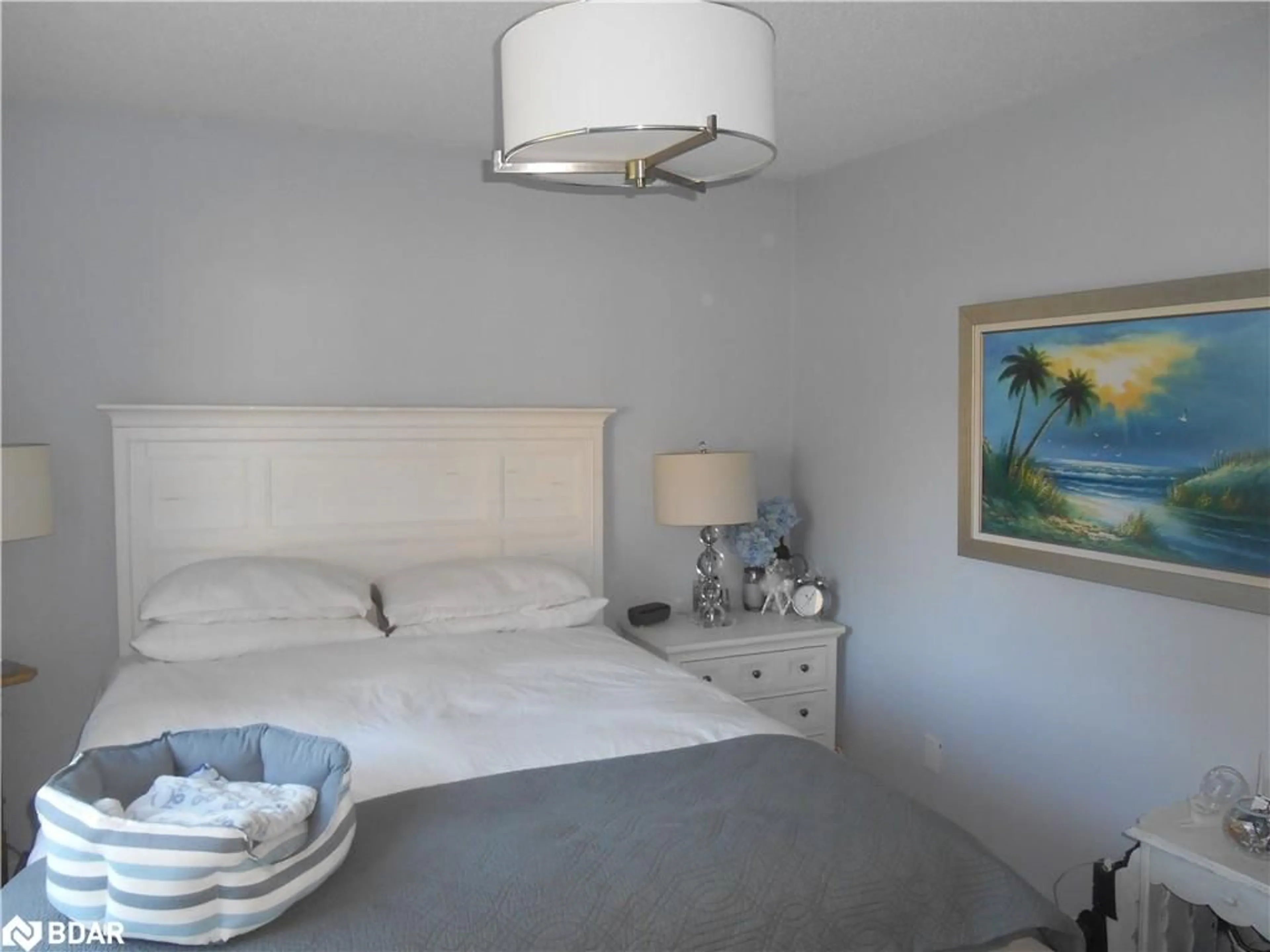 Bedroom with bed, unknown for 167 Edgehill Dr #E4, Barrie Ontario L4N 1L9