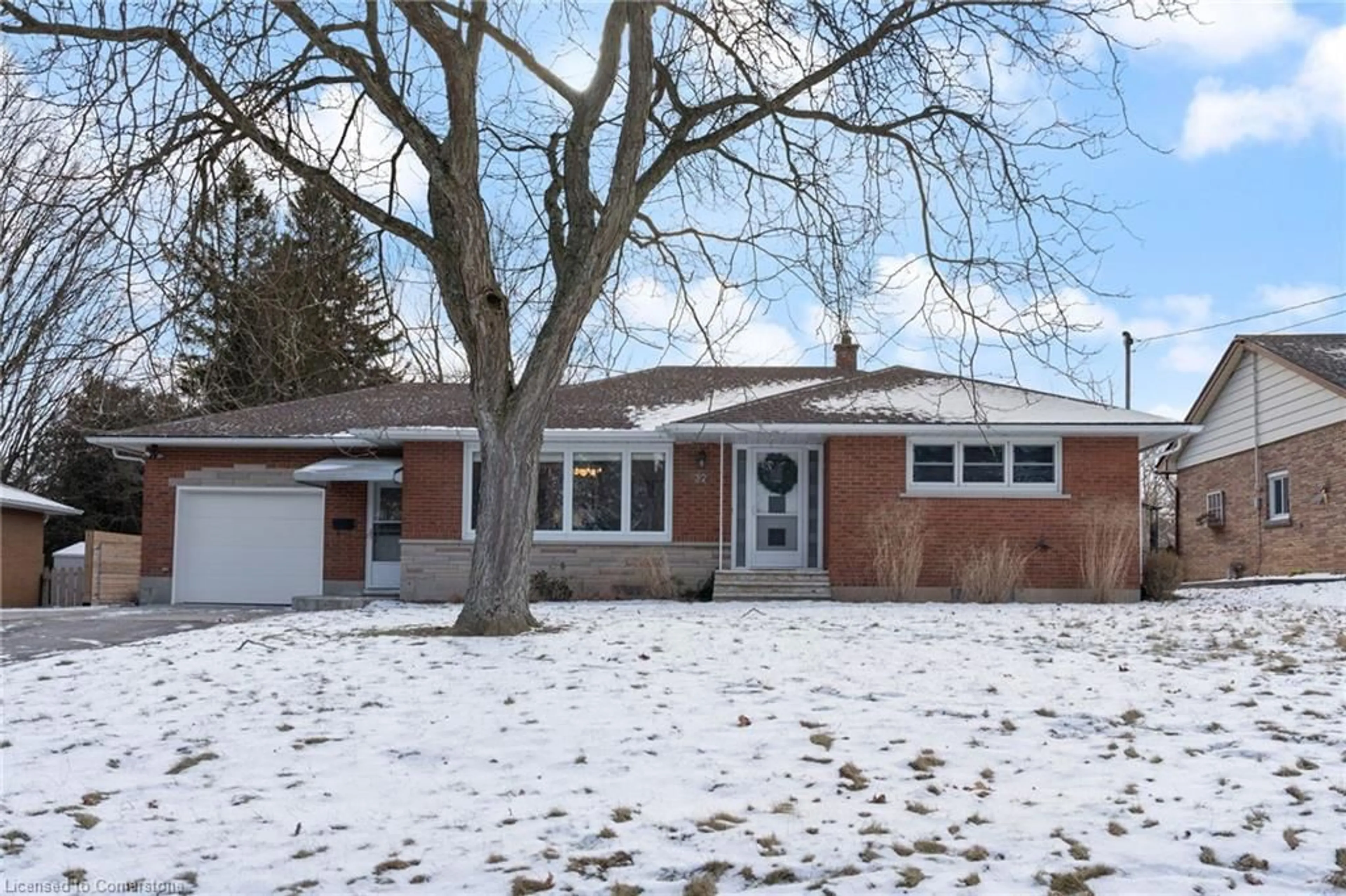 Home with brick exterior material, street for 32 Charlton Cres, Simcoe Ontario N3Y 1A7