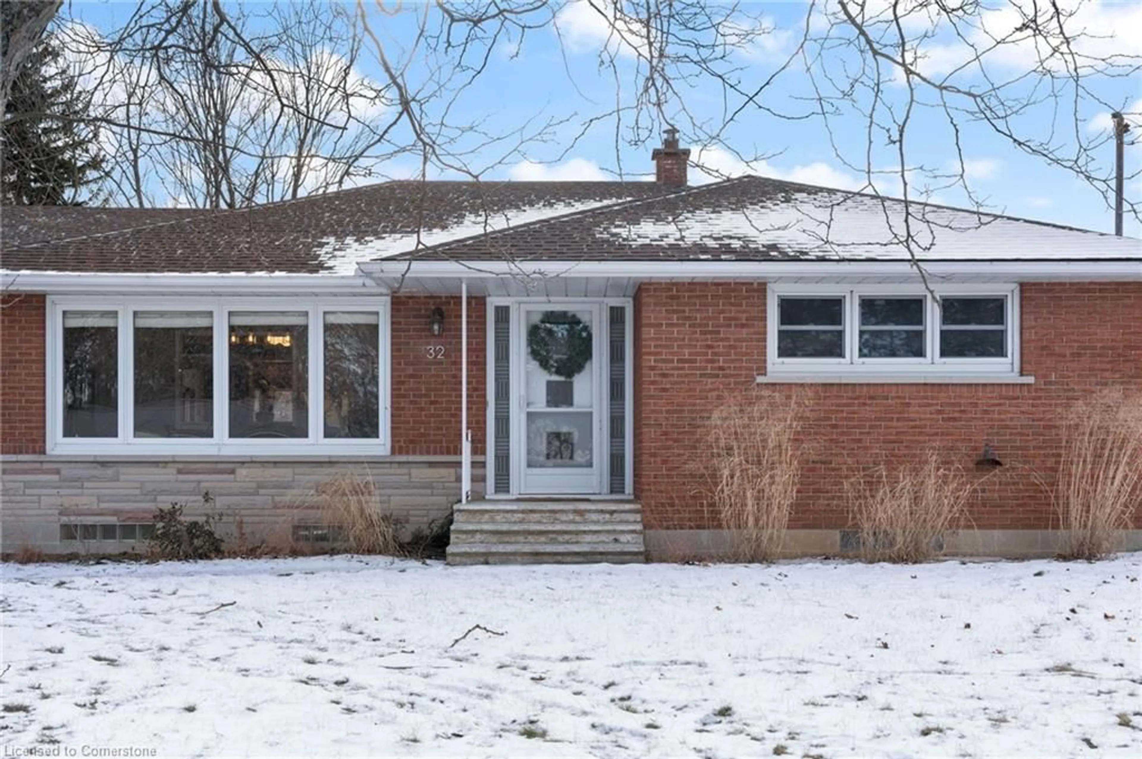 Home with brick exterior material, street for 32 Charlton Cres, Simcoe Ontario N3Y 1A7