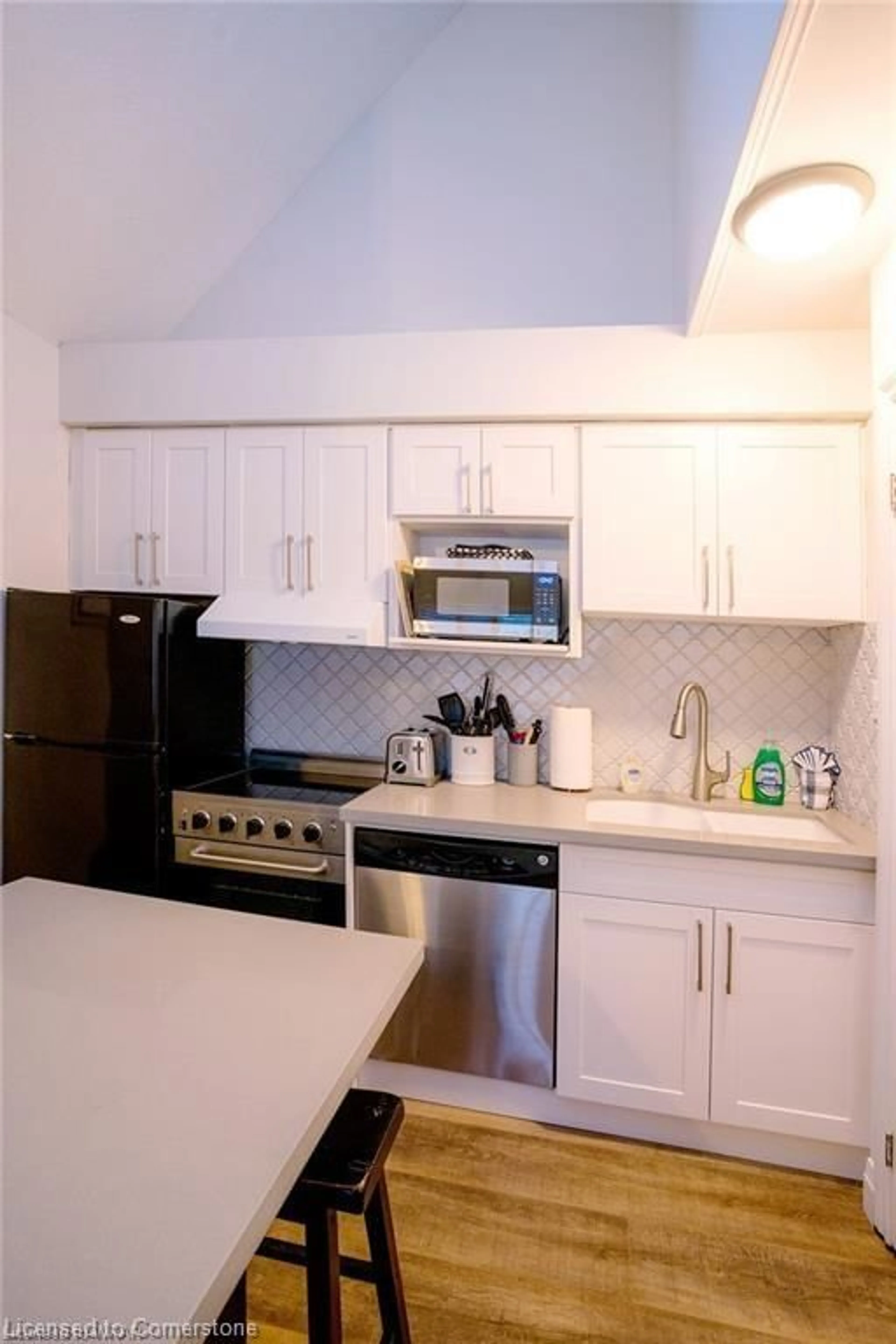 Standard kitchen, unknown for 796468 19 Grey Rd #216, The Blue Mountains Ontario L9Y 0N6