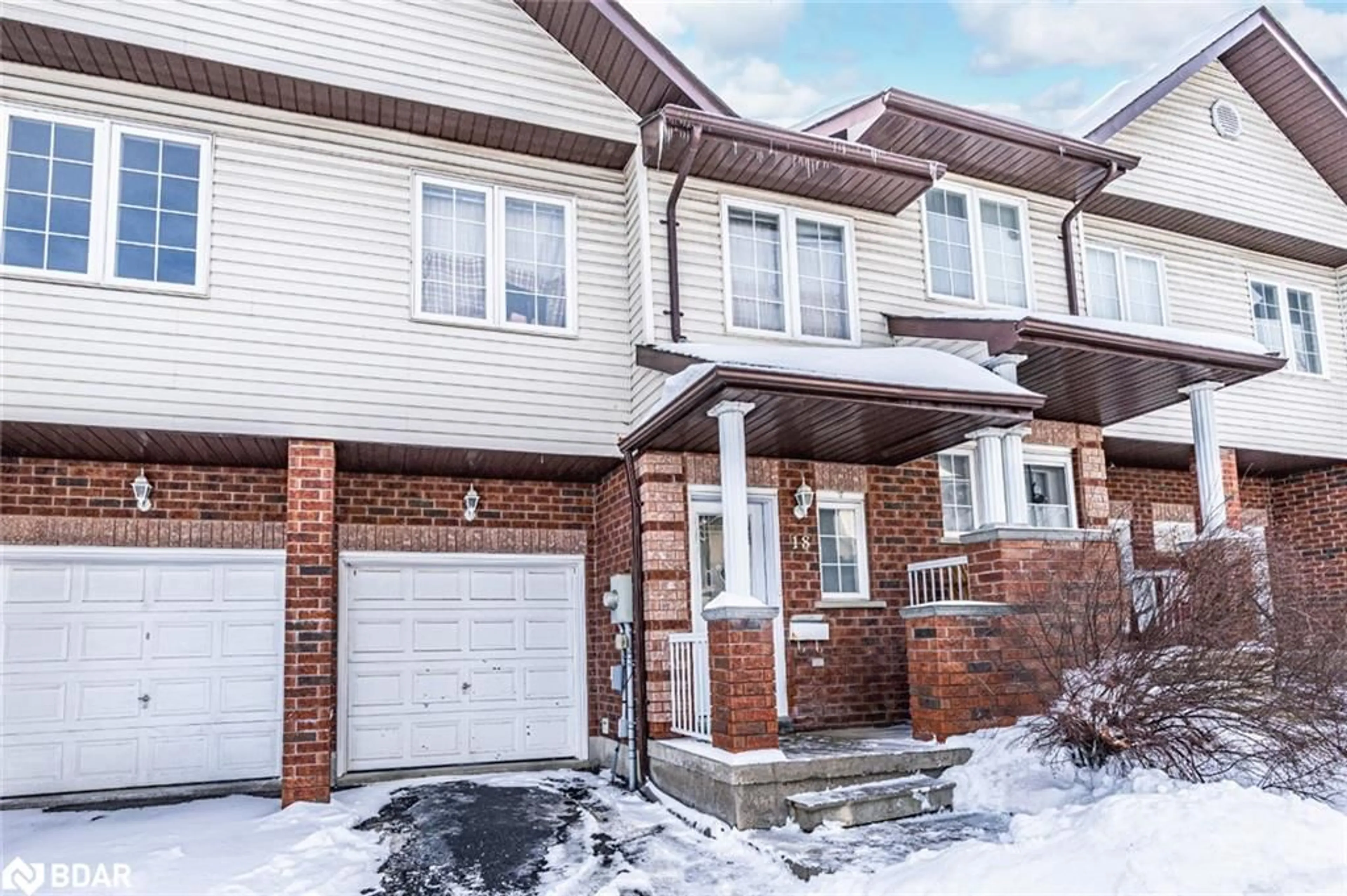 Home with brick exterior material, street for 488 Yonge St #18, Barrie Ontario L4N 4E2