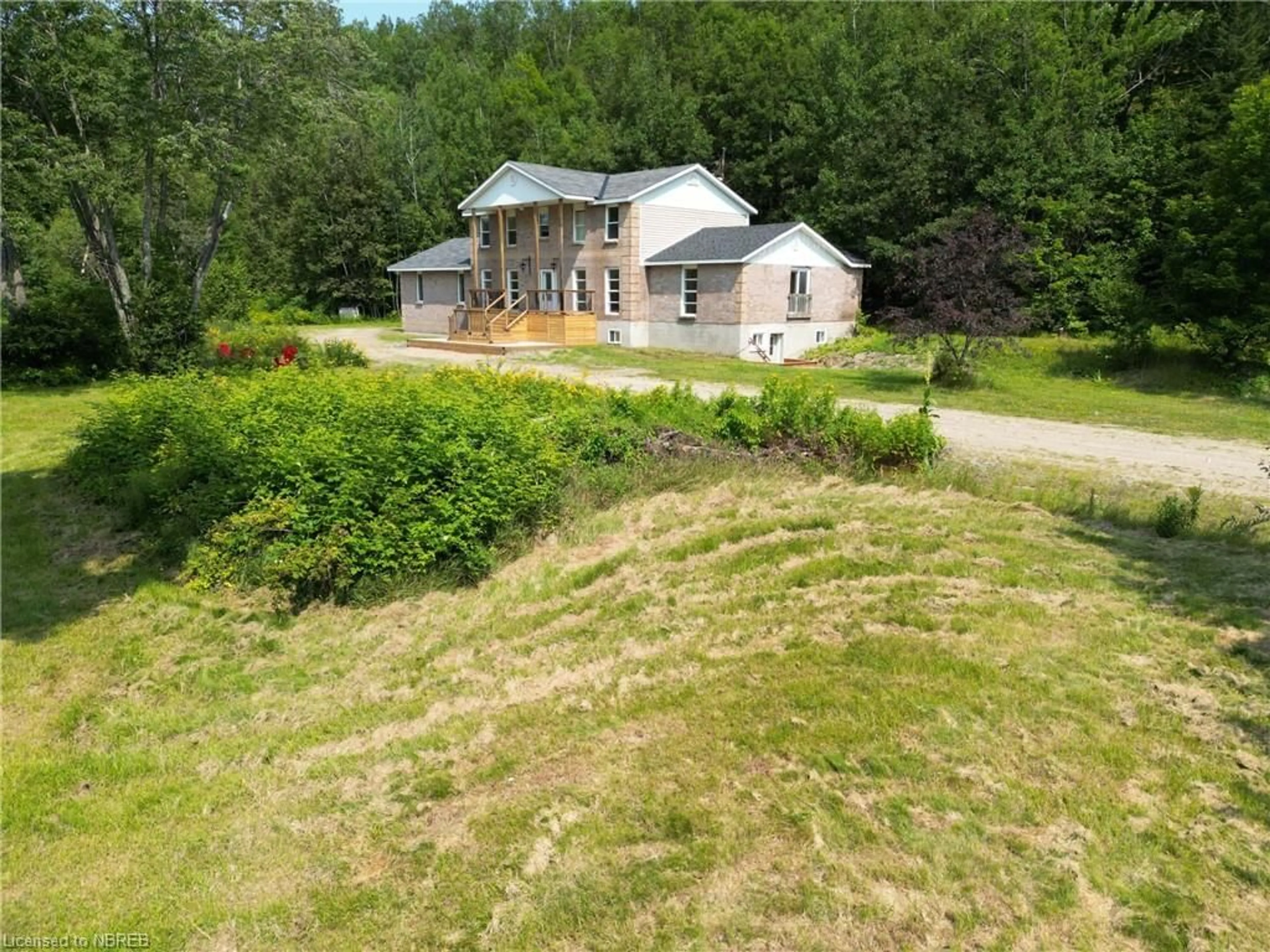 A pic from outside/outdoor area/front of a property/back of a property/a pic from drone, unknown for 5797 Highway 17, Mattawa Ontario P0V 1V0