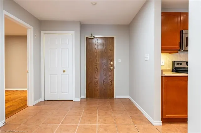 Additional property image - 4000 Creekside Dr Unit 207