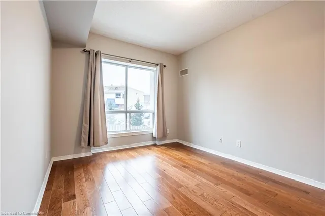 Additional property image - 4000 Creekside Dr Unit 207