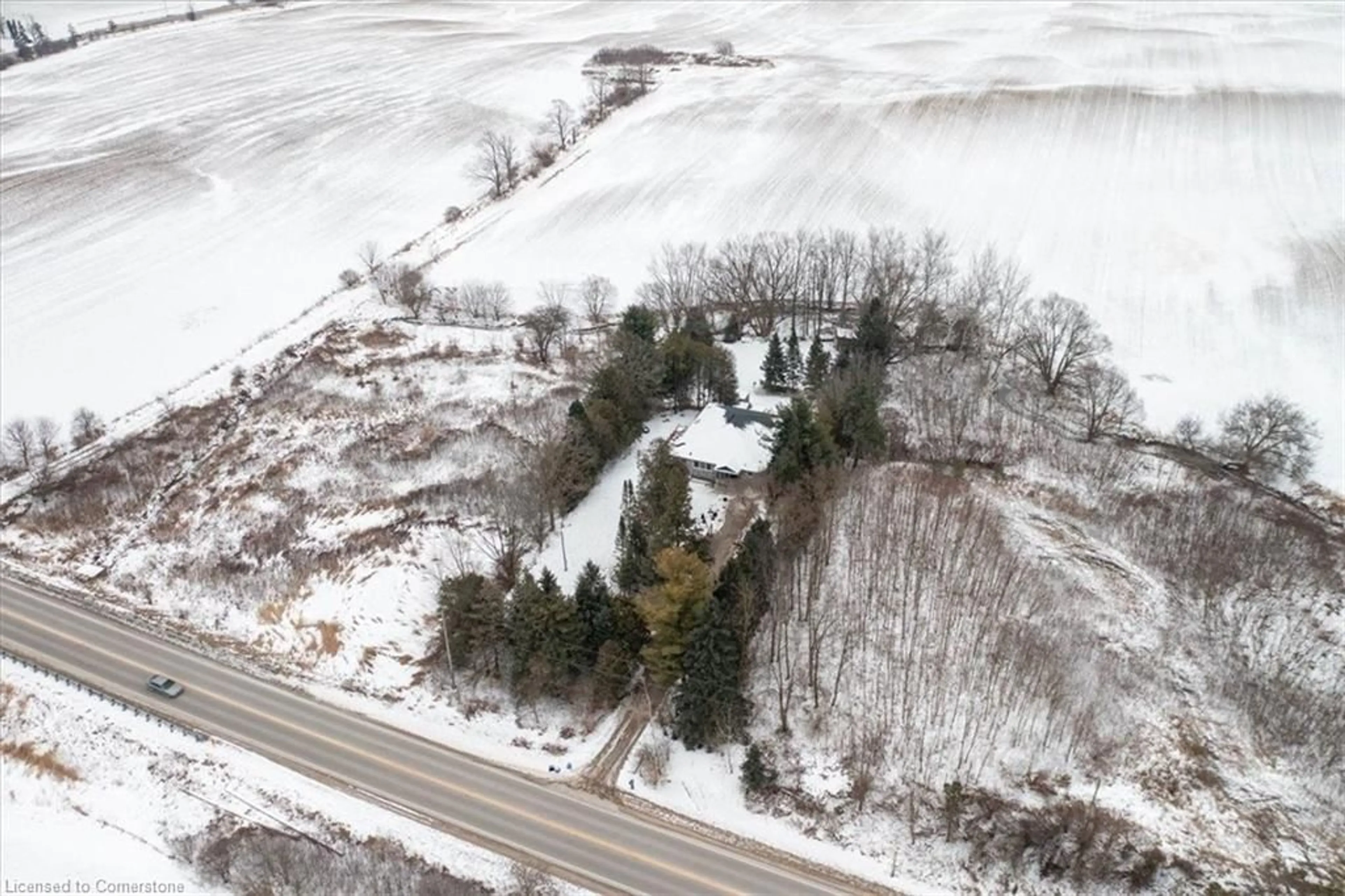 A pic from outside/outdoor area/front of a property/back of a property/a pic from drone, street for 308 Governors Rd, Paris Ontario N3L 3E1