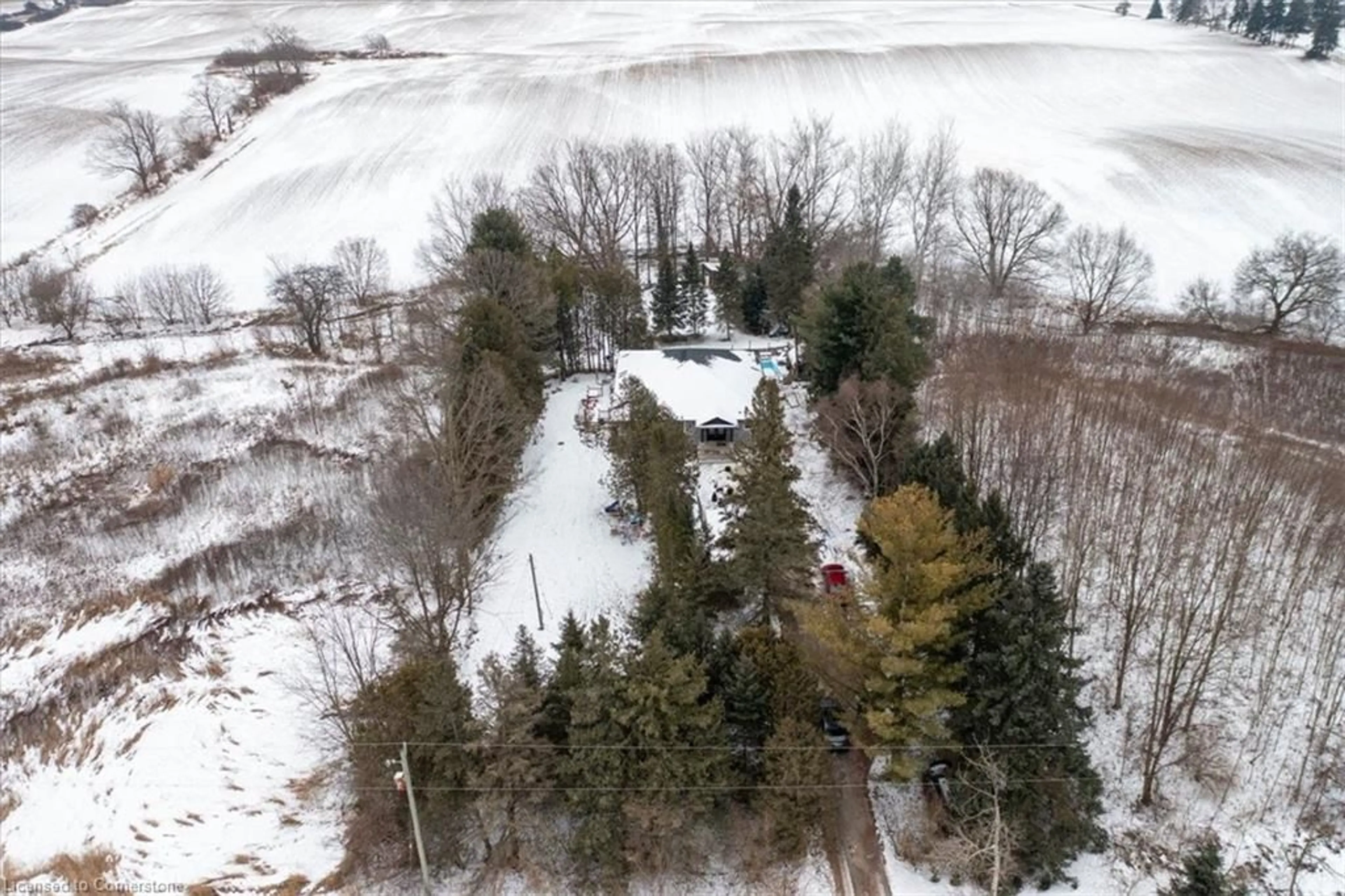 A pic from outside/outdoor area/front of a property/back of a property/a pic from drone, unknown for 308 Governors Rd, Paris Ontario N3L 3E1