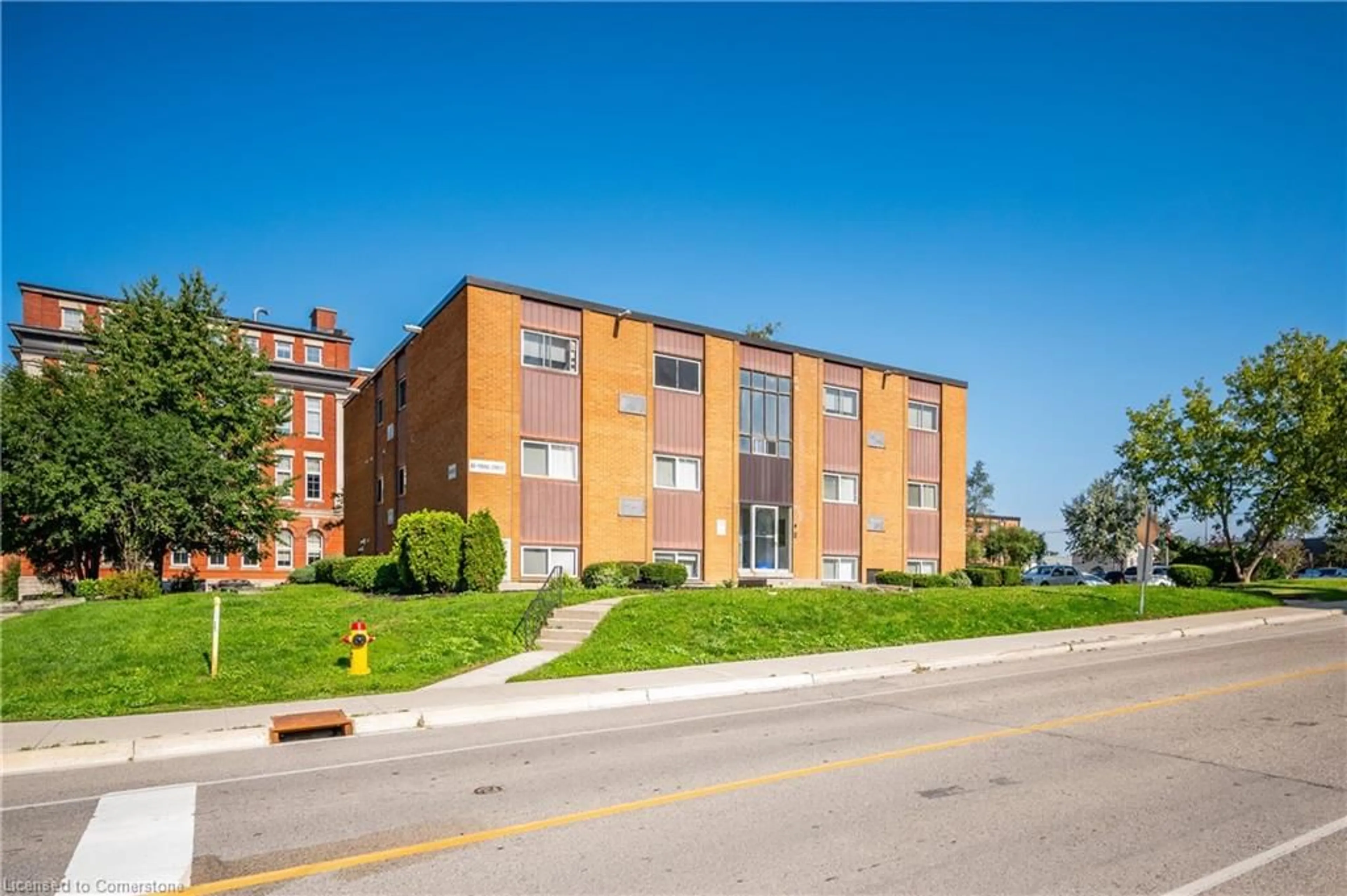 Home with brick exterior material, building for 96 Duke St, Kitchener Ontario N2H 3W8