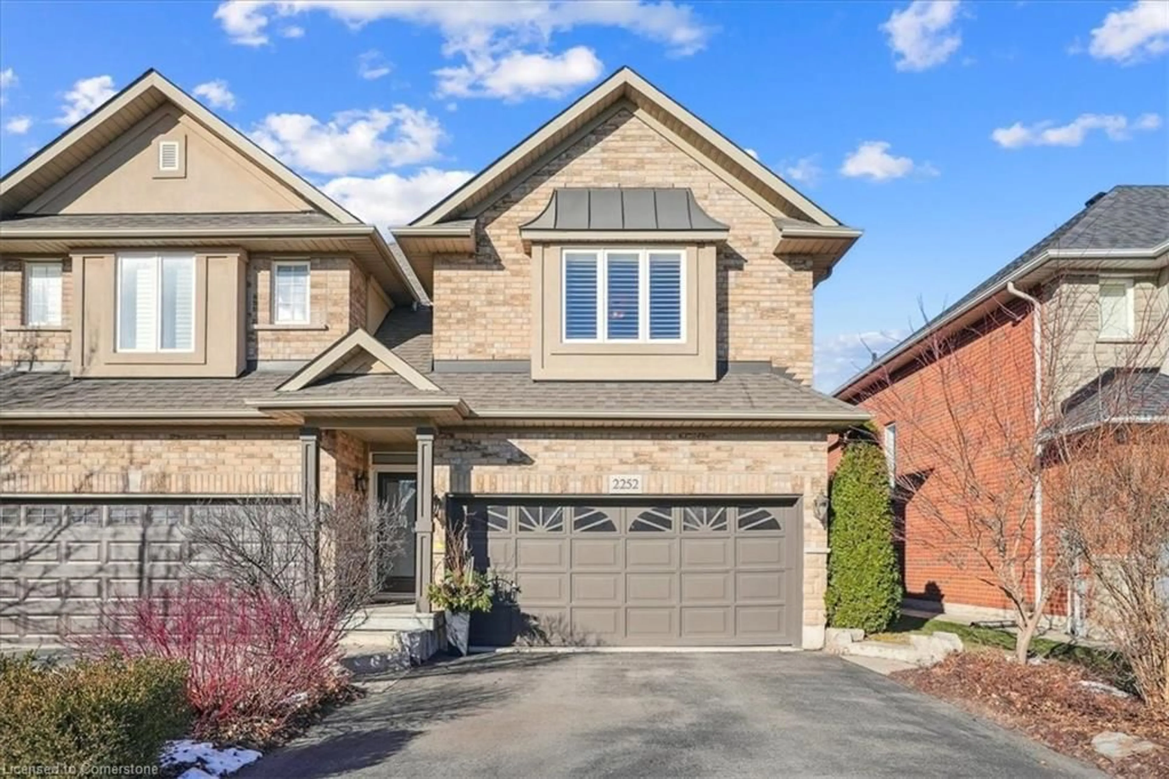 Home with brick exterior material, street for 2252 Highcroft Rd, Oakville Ontario L6M 4Y4