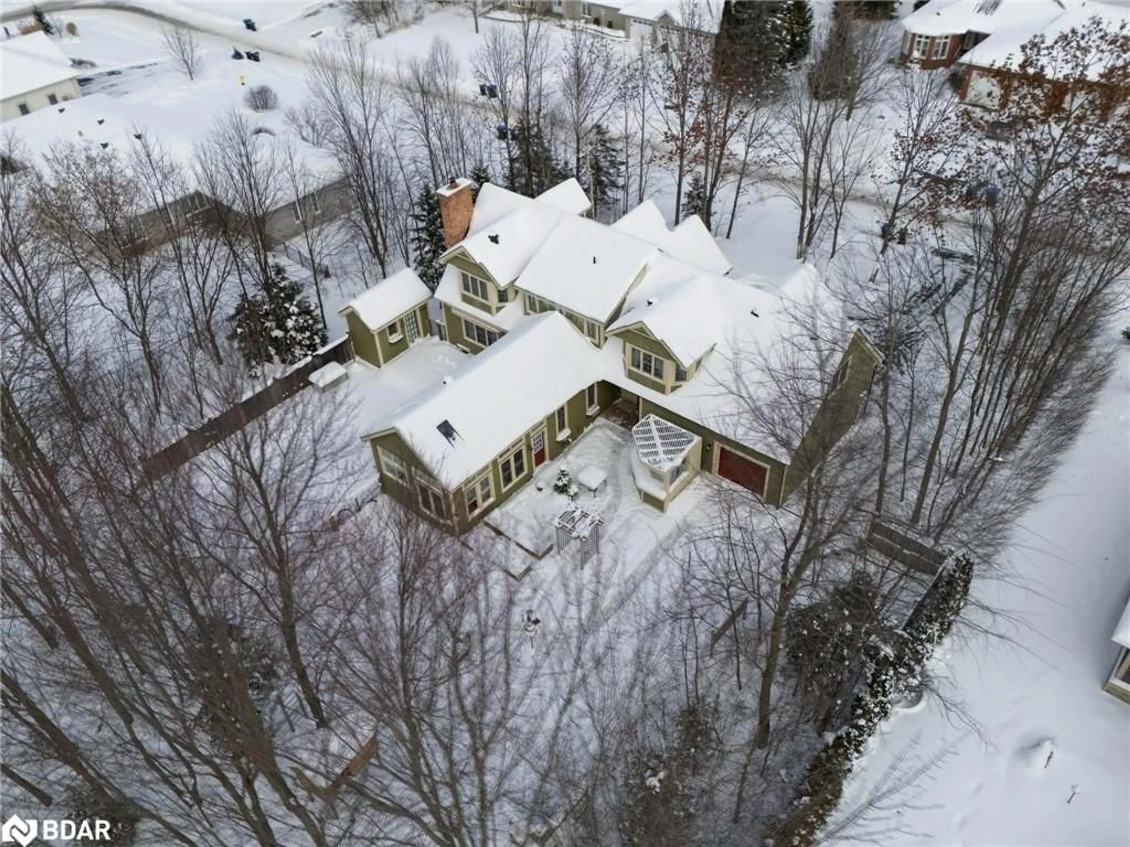 A pic from outside/outdoor area/front of a property/back of a property/a pic from drone, street for 26 Paddy Dunn's Cir, Springwater Ontario L9X 0T1