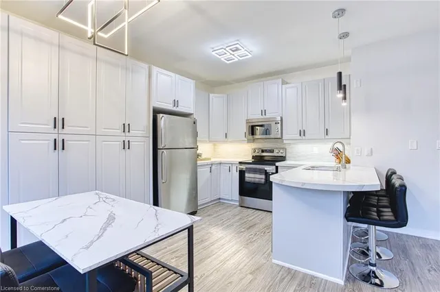 Additional image 25 of 382 Montreal Cir