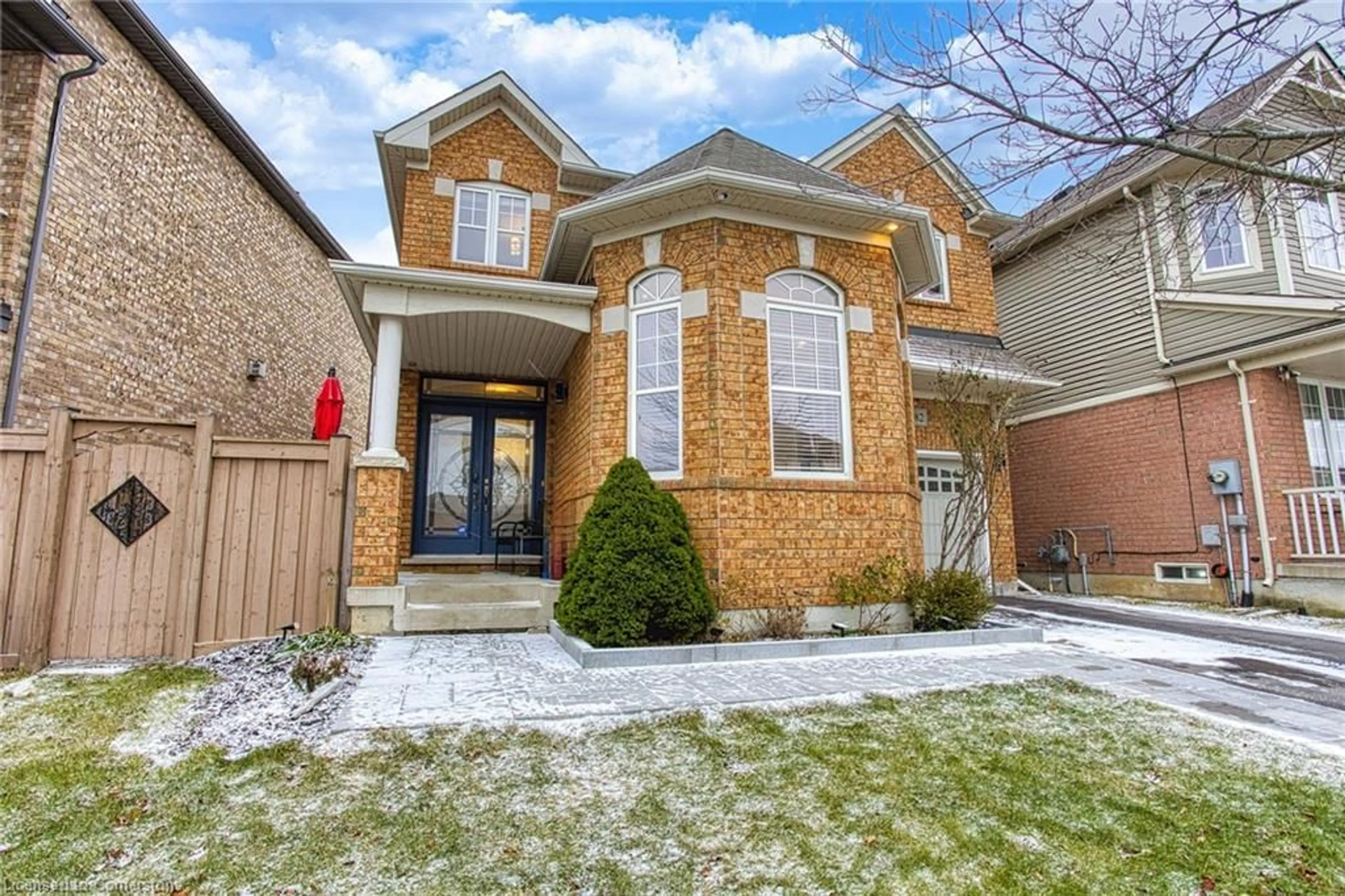 Home with brick exterior material, street for 382 Montreal Cir, Stoney Creek Ontario L8E 0C7