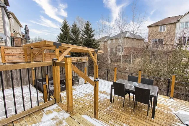 Primary image of 382 Montreal Cir