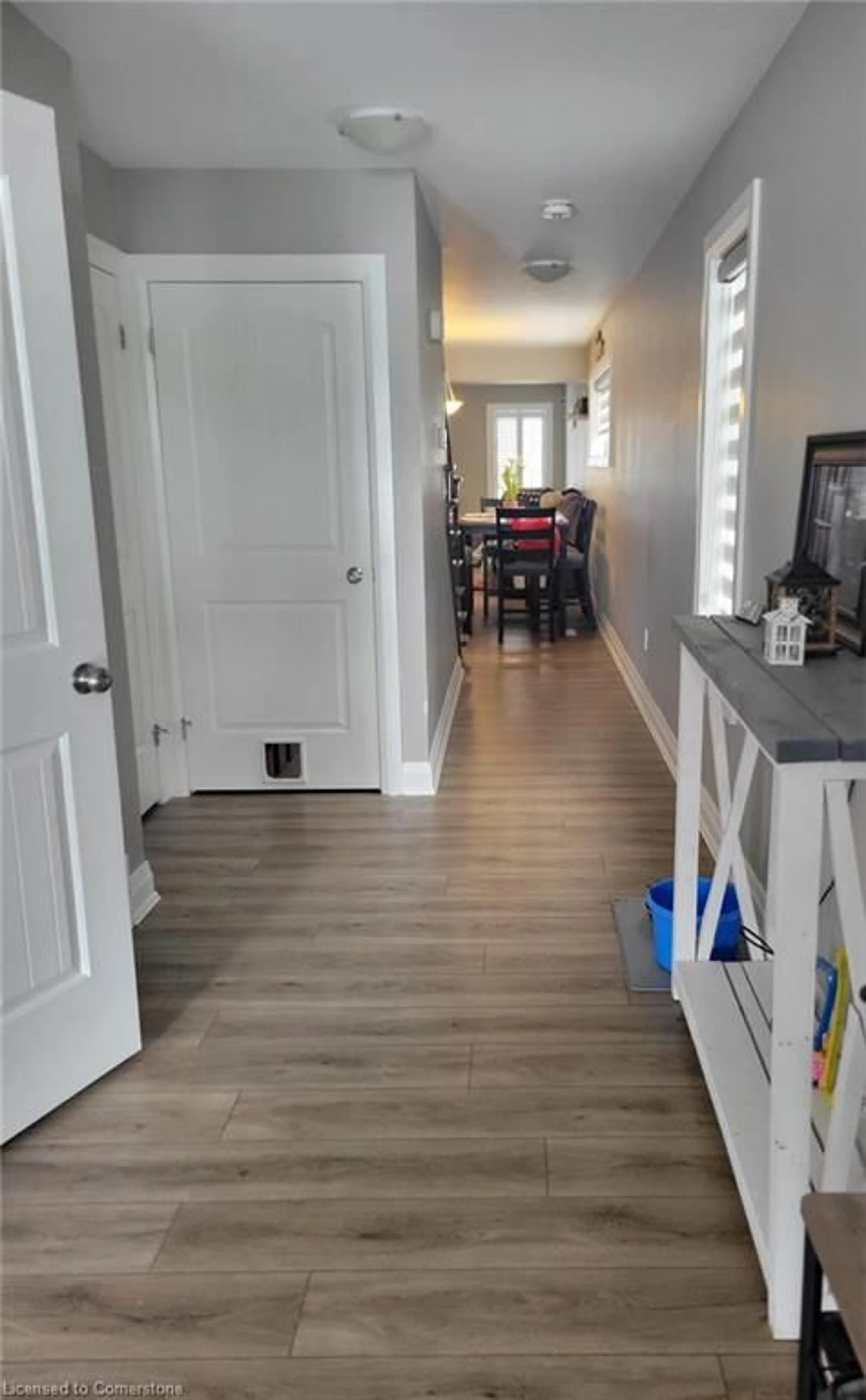 Indoor entryway for 324 Cork St, Mount Forest Ontario N0G 2L1