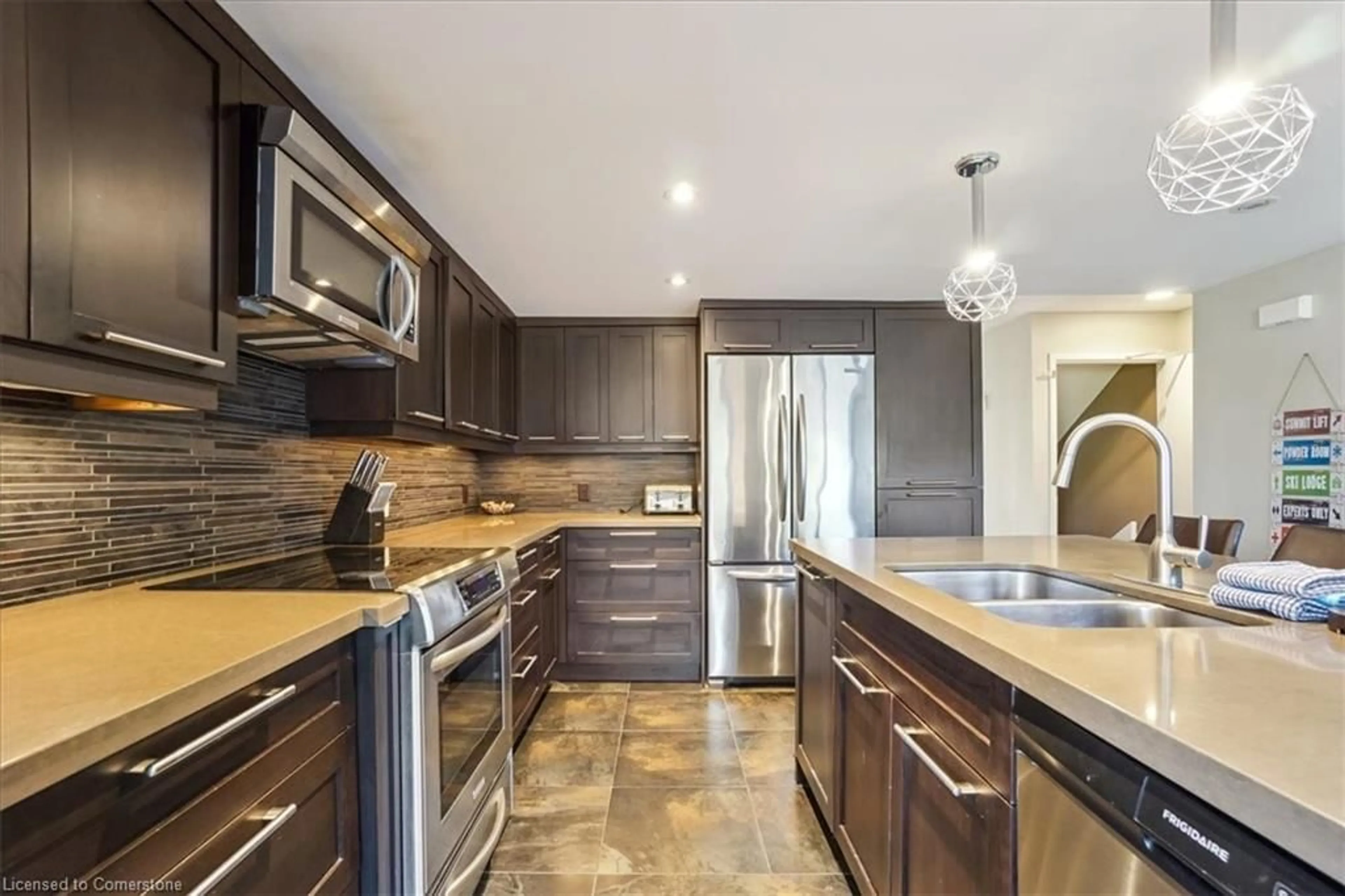 Contemporary kitchen, unknown for 120 Fairway Crt #218, The Blue Mountains Ontario L9Y 0P8