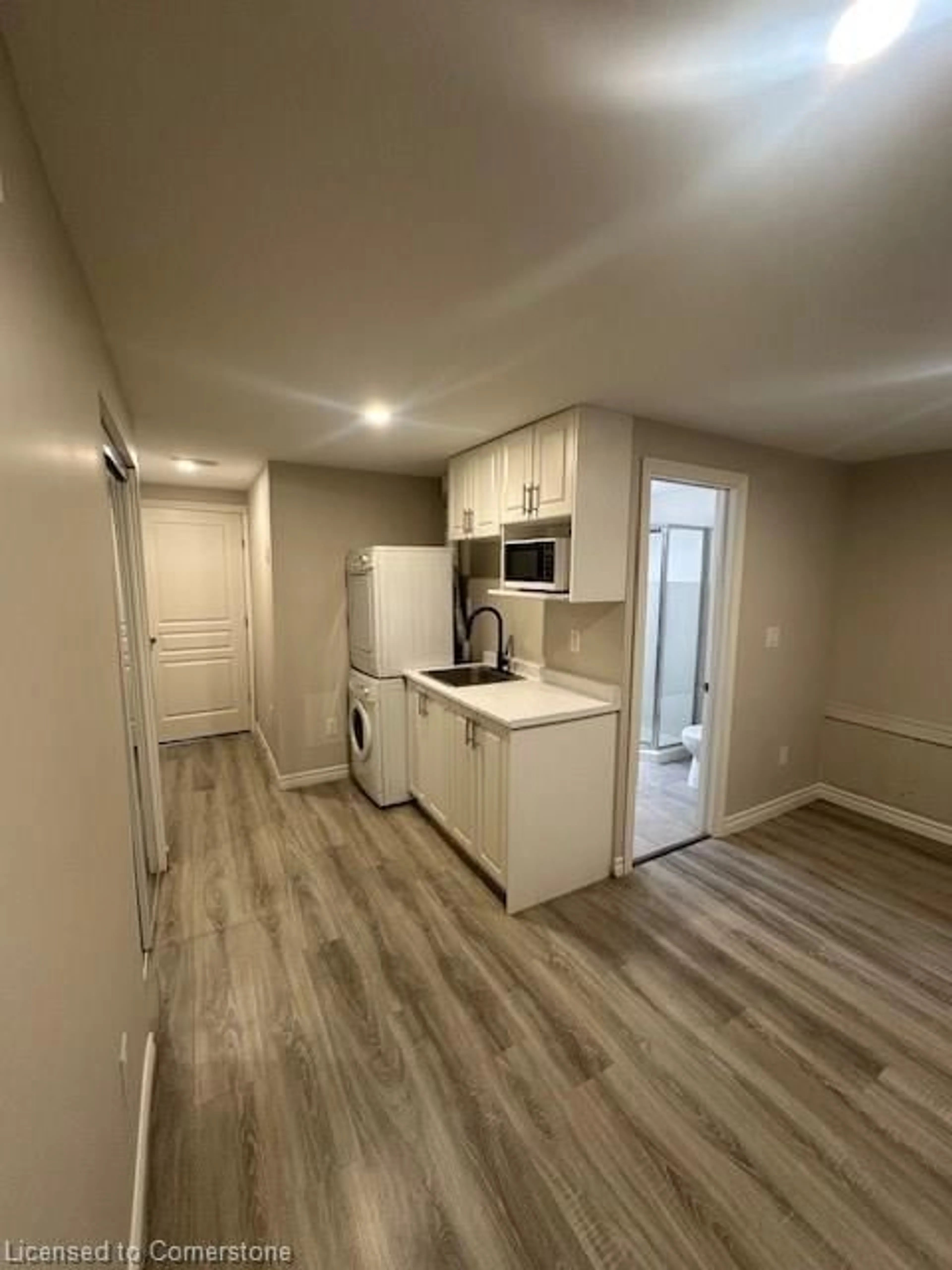 A pic of a room for 5 Oxfordshire Lane, Kitchener Ontario N2H 0B6