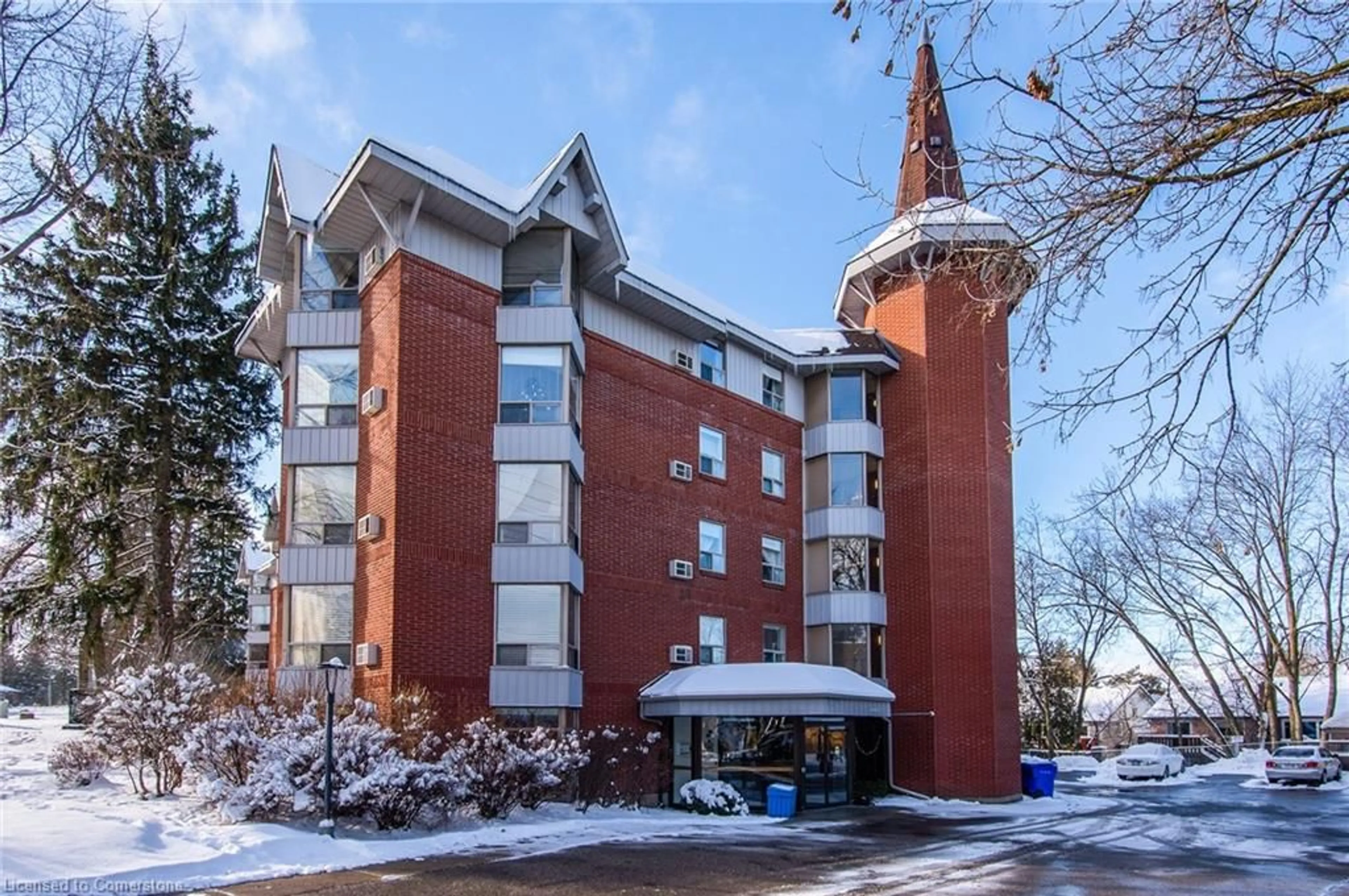 Indoor foyer for 384 Erb St #207, Waterloo Ontario N2L 1W6