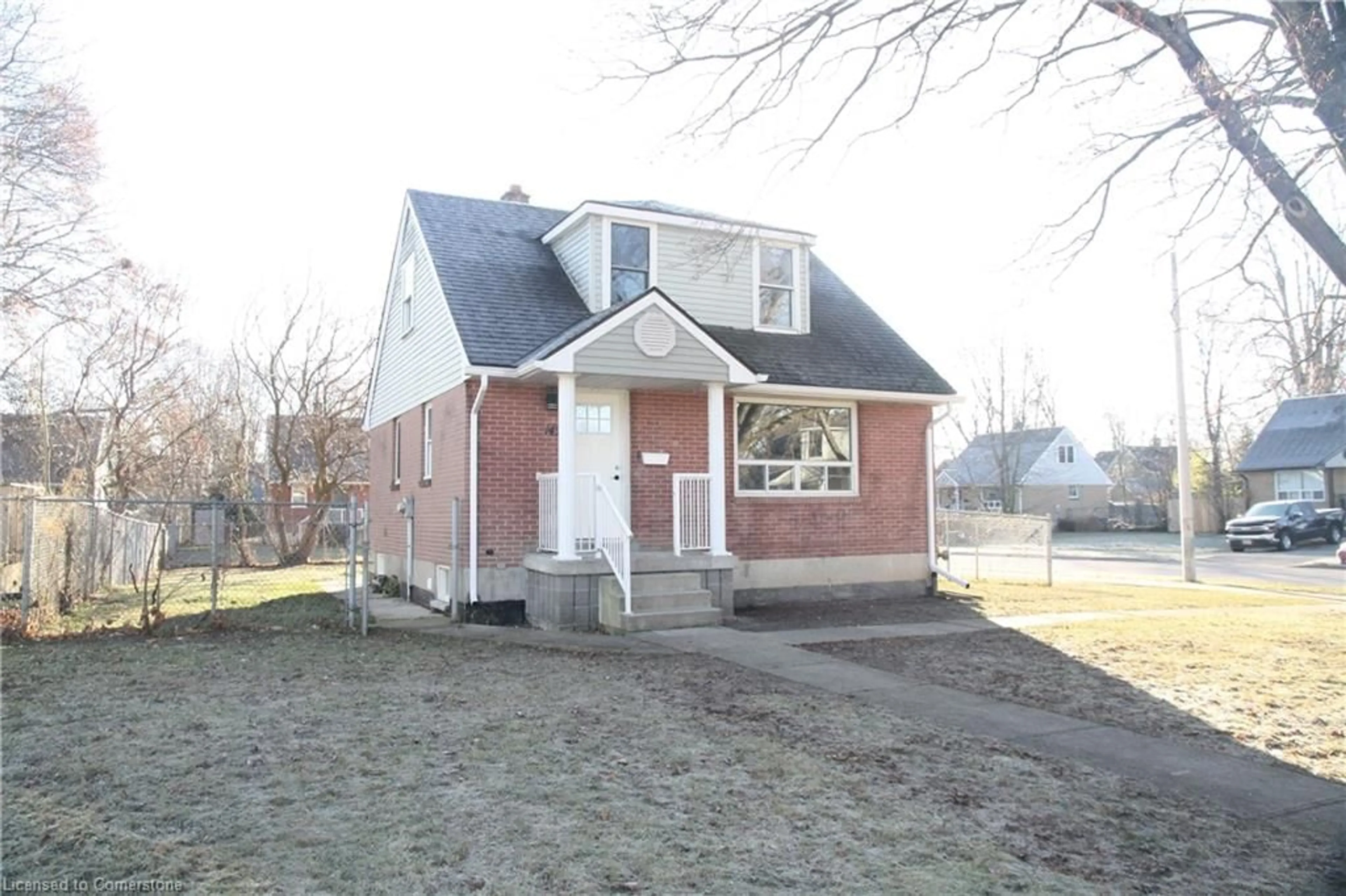 Home with brick exterior material, street for 142 Elizabeth Cres, Dunnville Ontario N1A 2P1