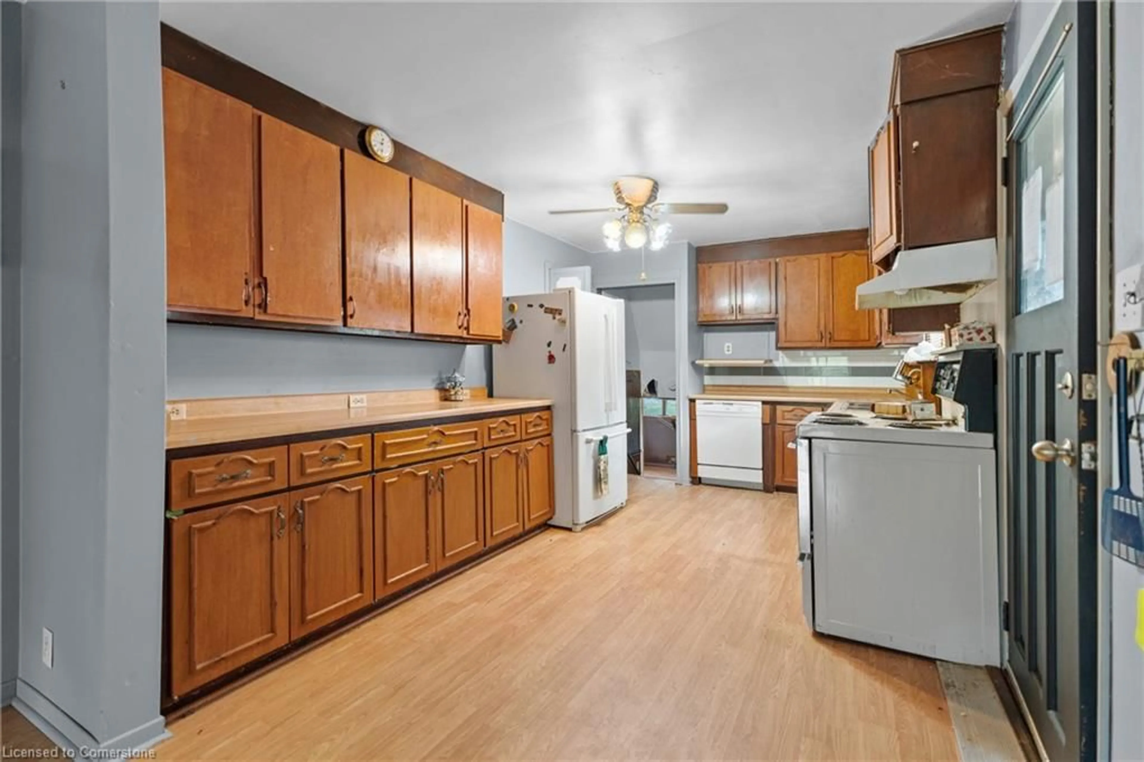 Standard kitchen, unknown for 8279 Stanley Ave, Niagara Falls Ontario L2G 0C8