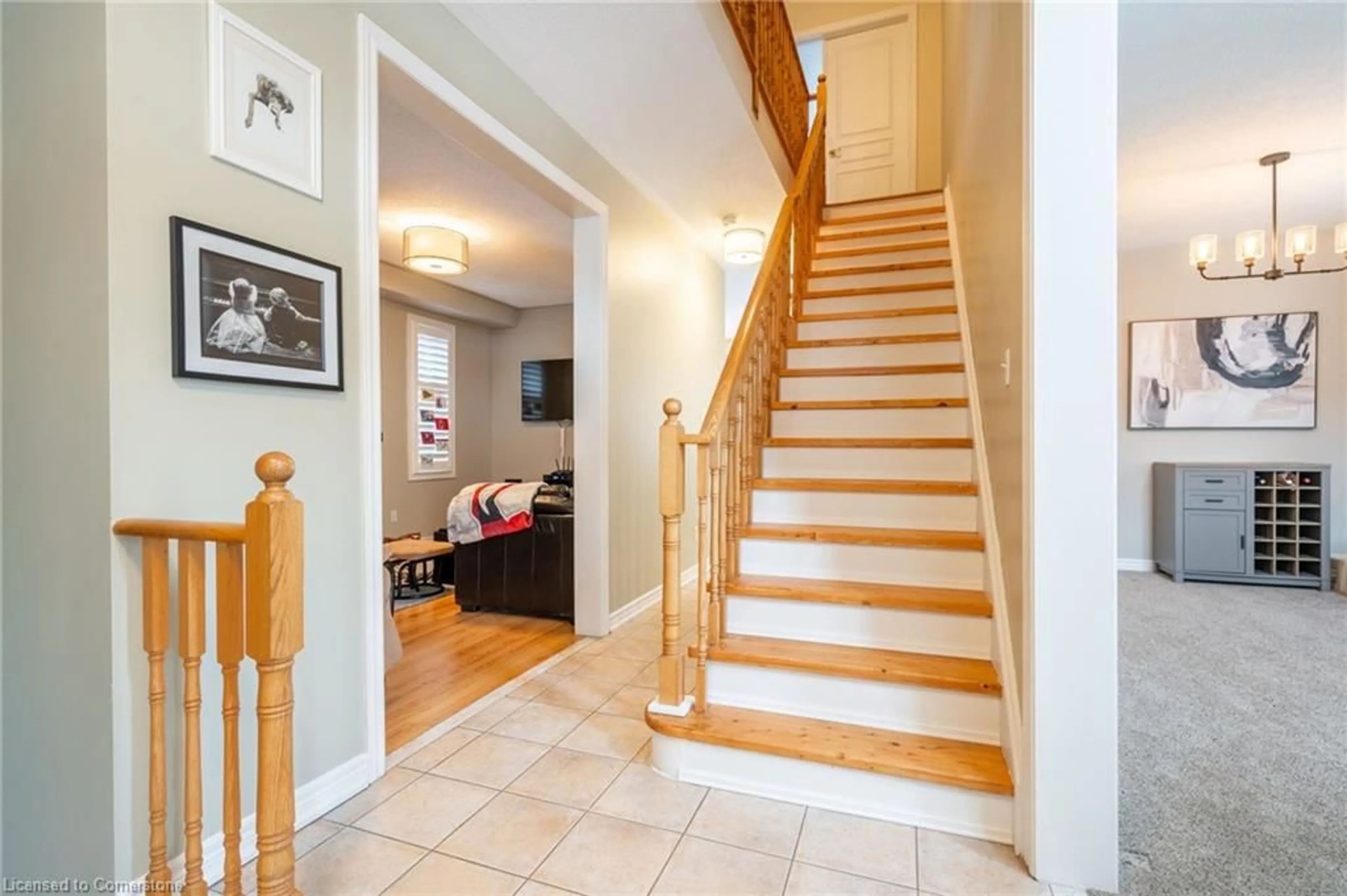 Indoor foyer for 81 Segwun Rd, Waterdown Ontario L8B 0J9