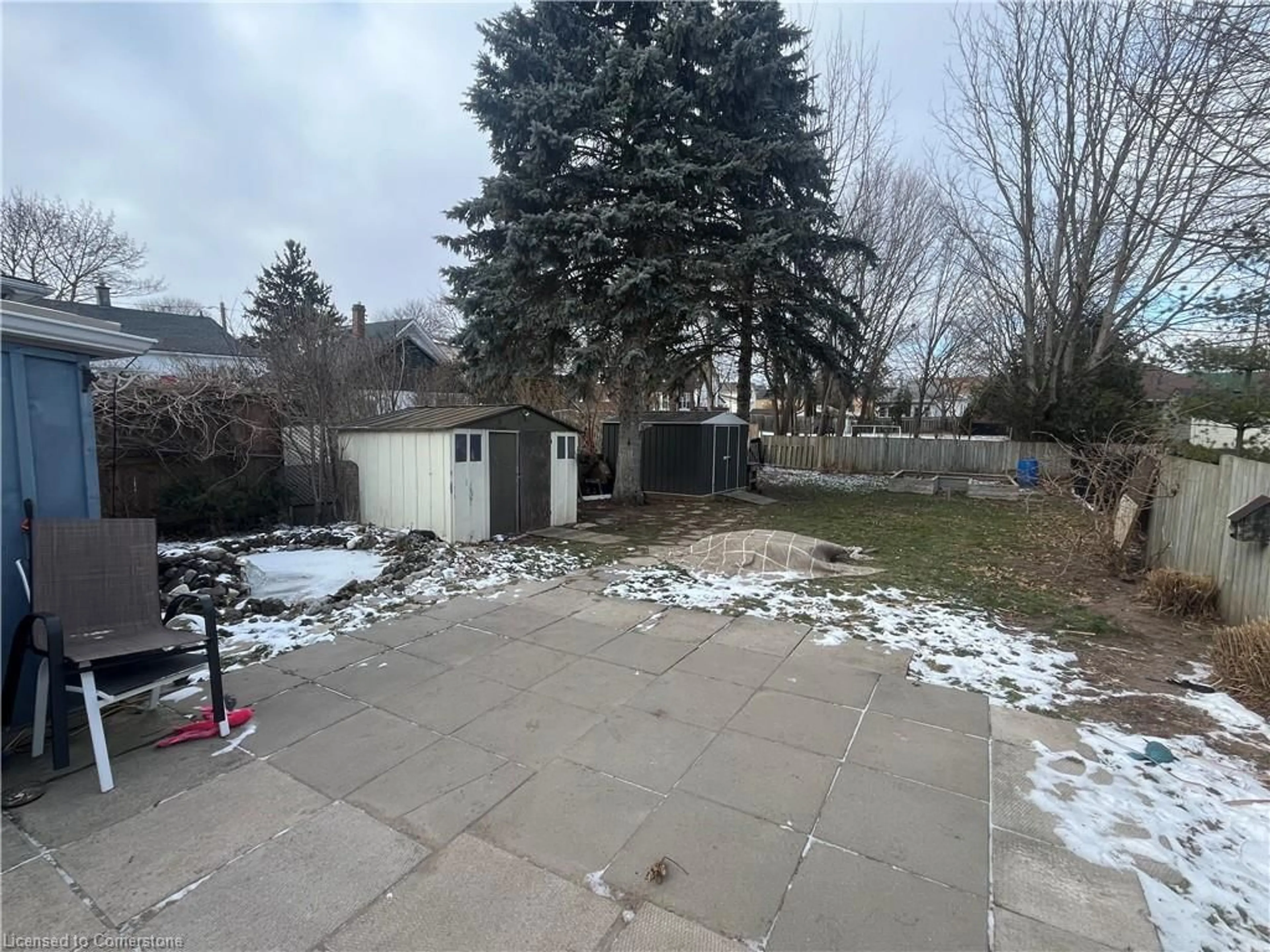 A pic from outside/outdoor area/front of a property/back of a property/a pic from drone, street for 131 Stanley St, Simcoe Ontario N3Y 1M6